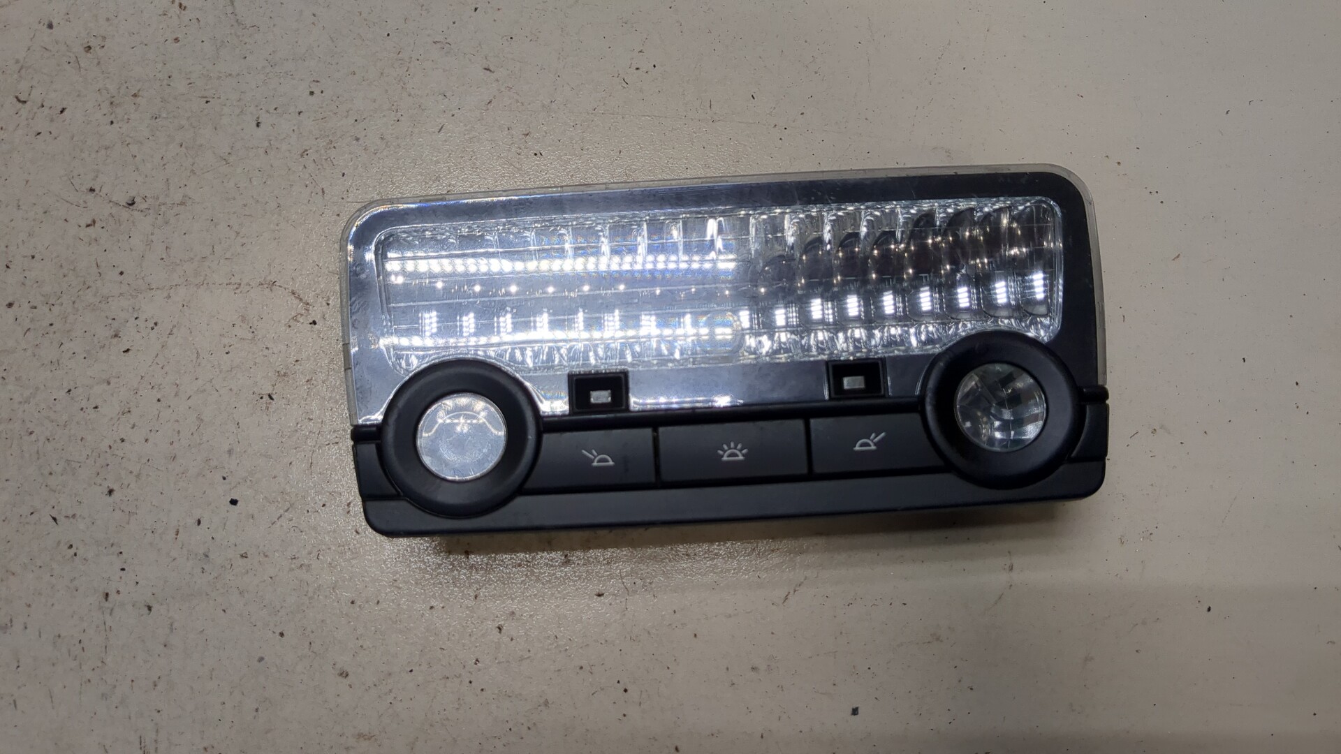 Плафон салонный