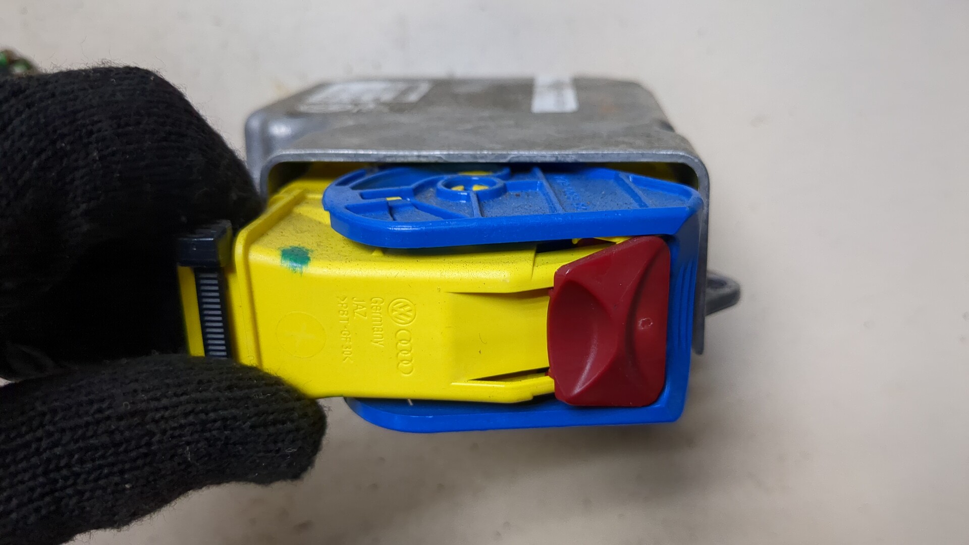 Блок управления подушек безопасности (AIR BAG)