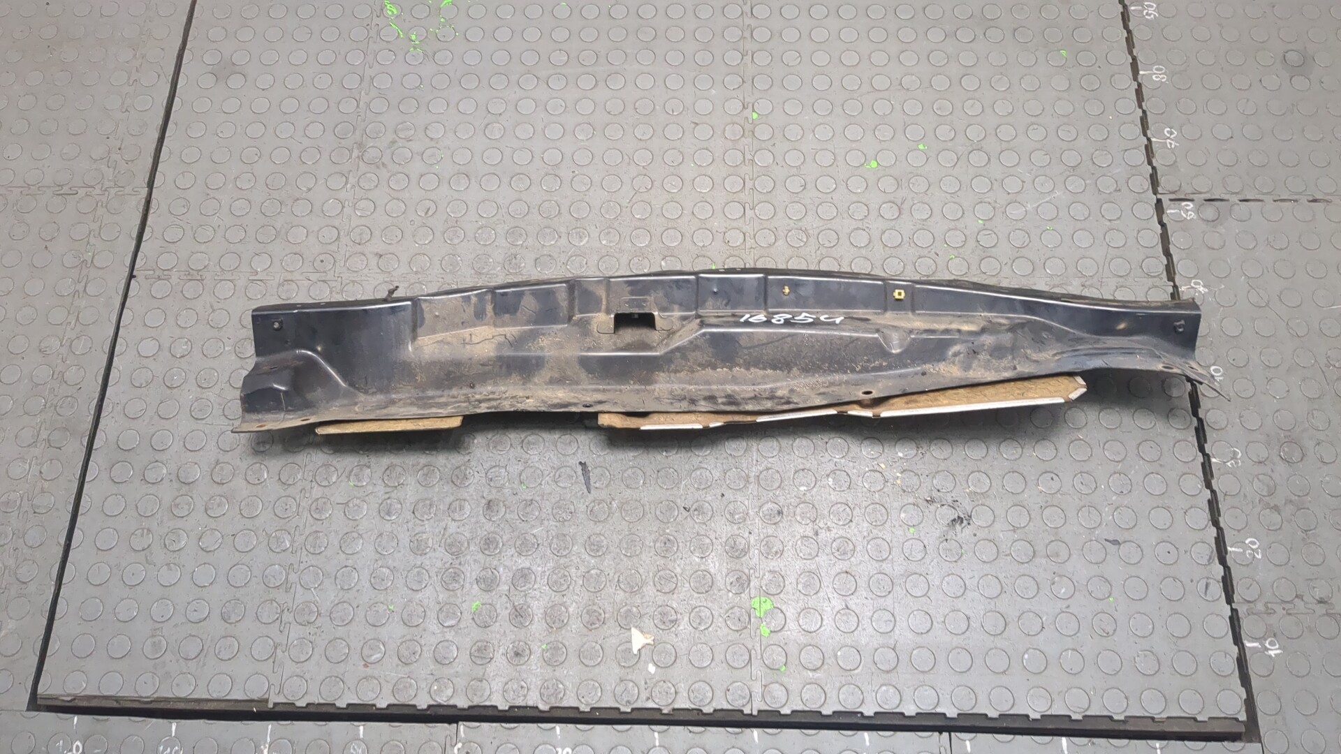 Молдинг лобового стекла