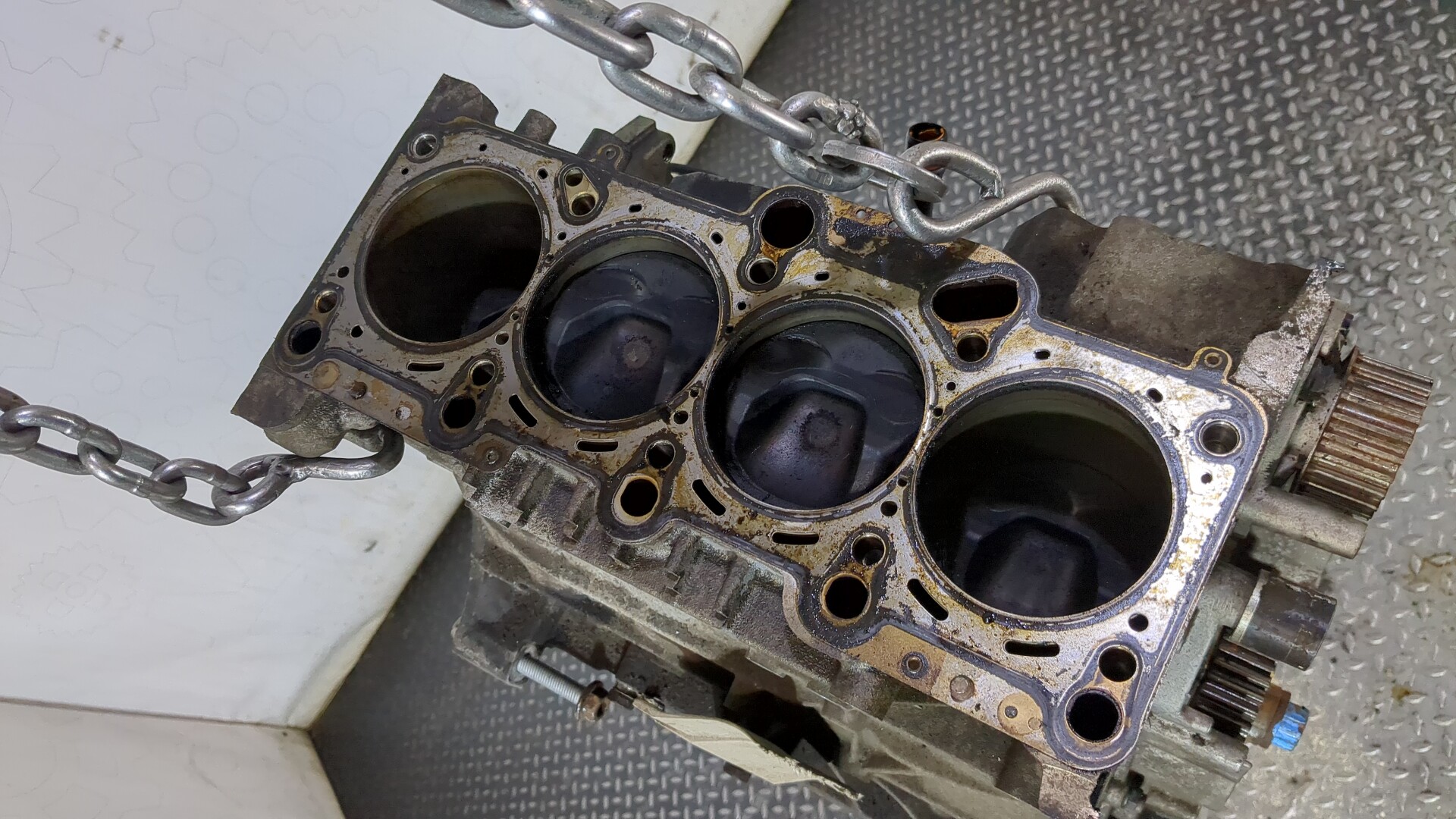 Блок двигателя