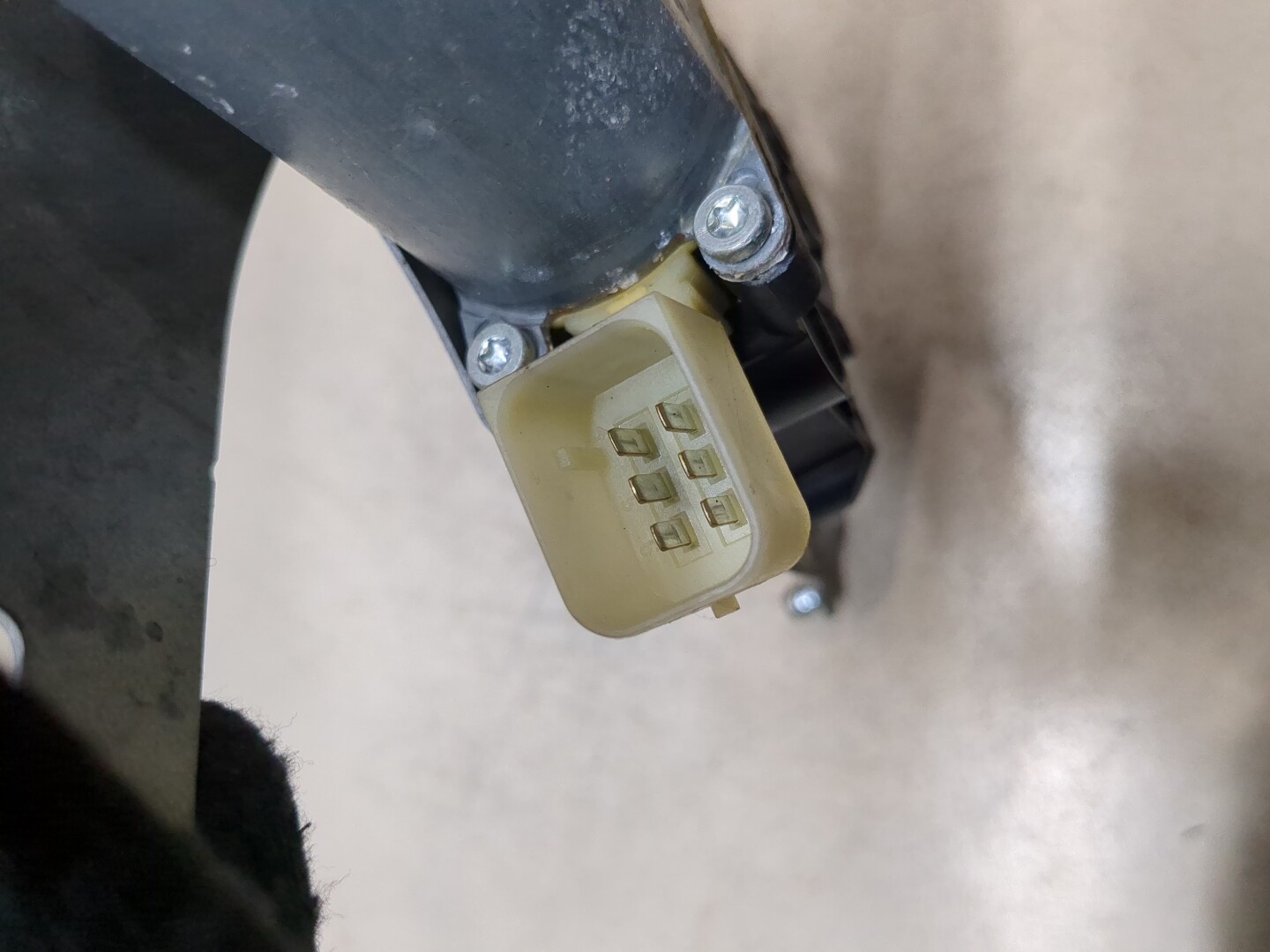 Стеклоподъемник электр. передний левый