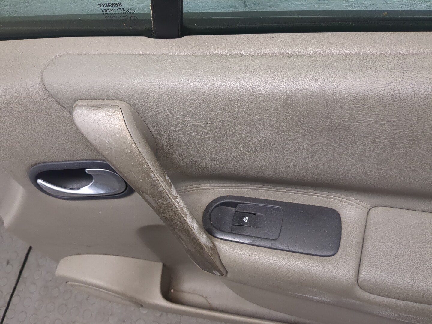 Дверь передняя правая