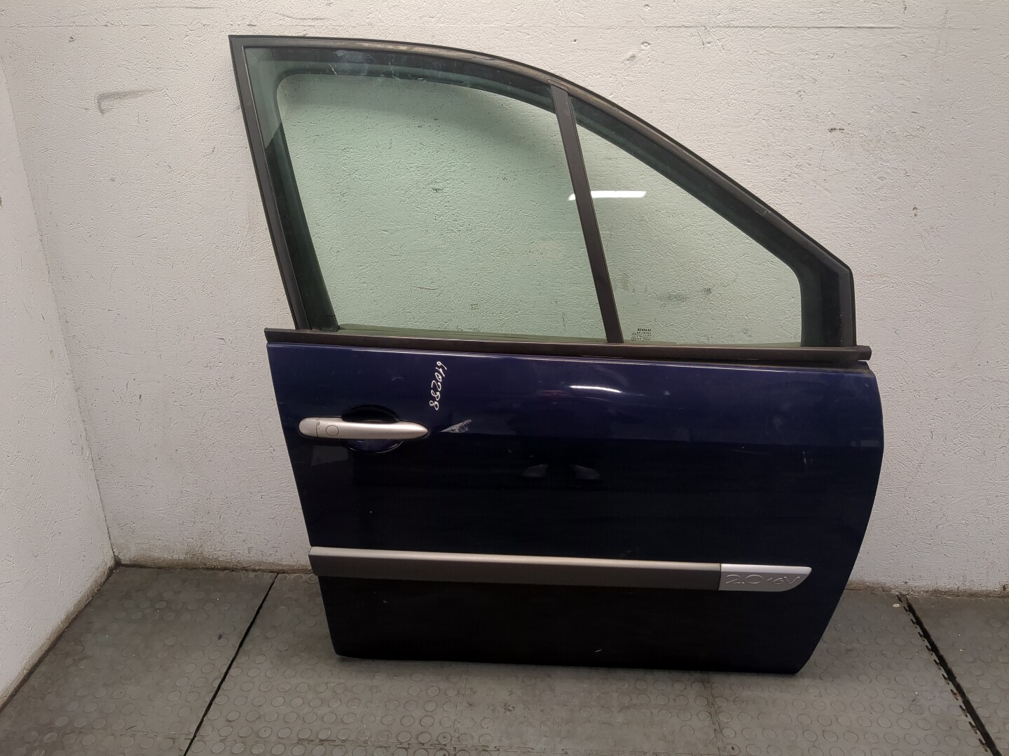 Дверь передняя правая