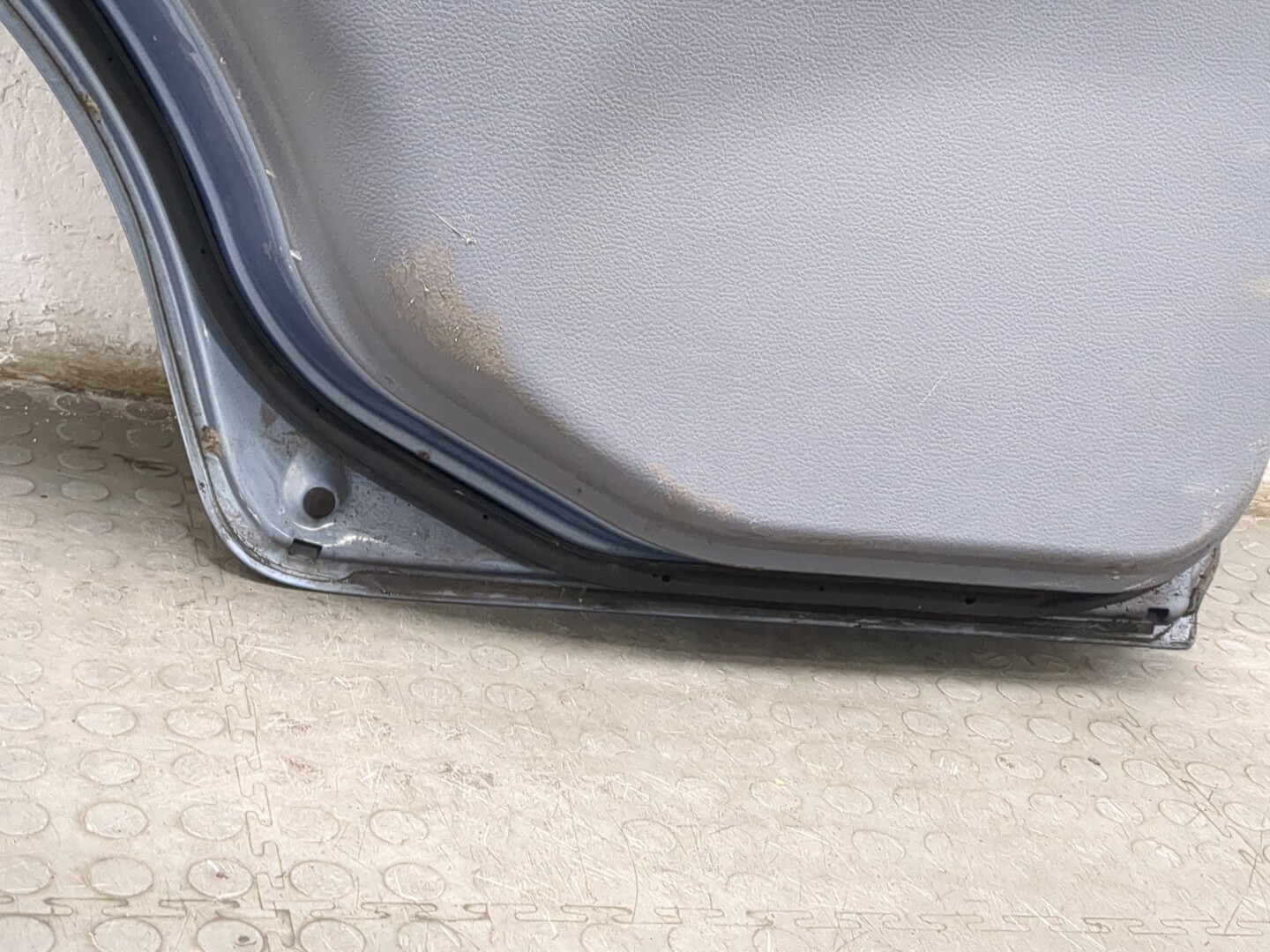 Дверь задняя левая