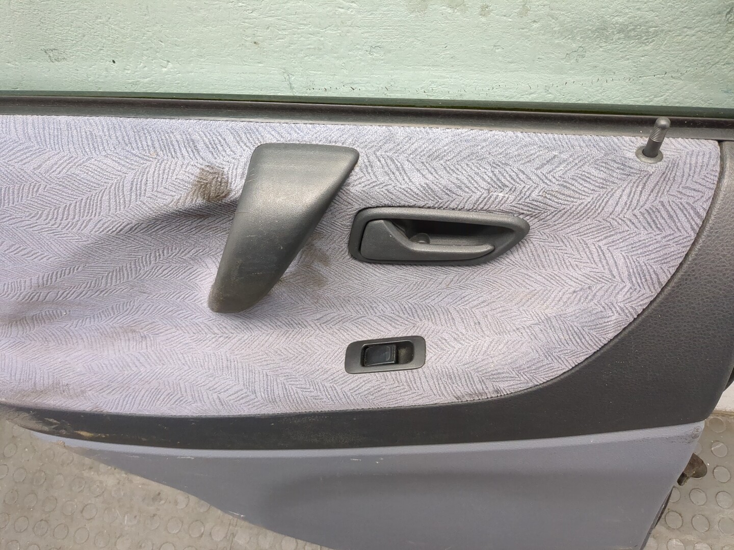 Дверь задняя левая