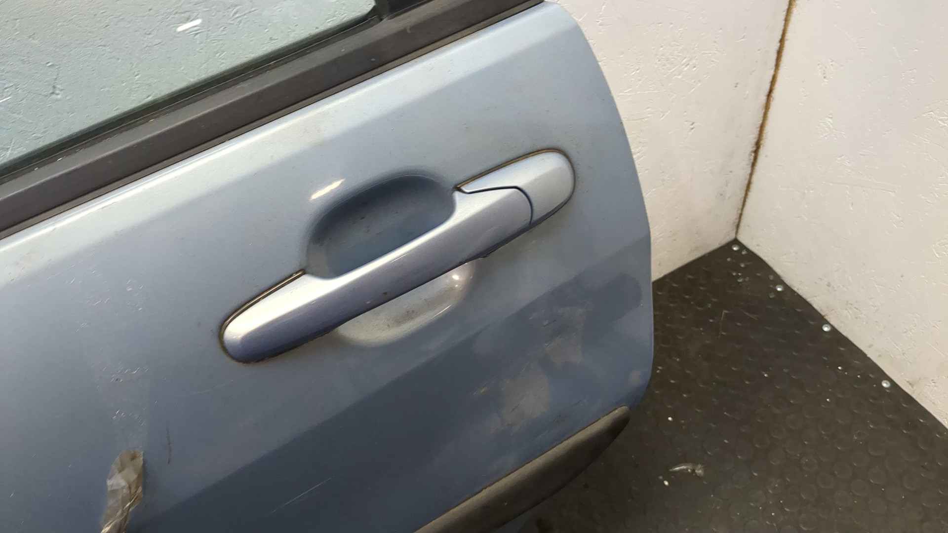 Дверь задняя левая