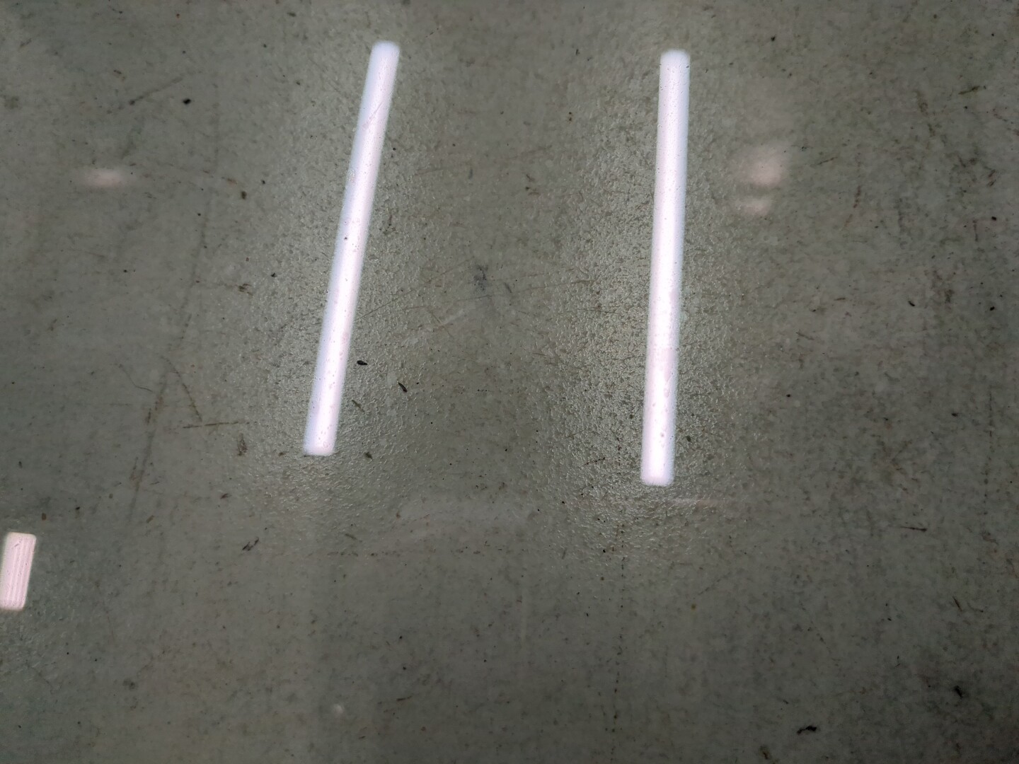 Стекло двери передней левой