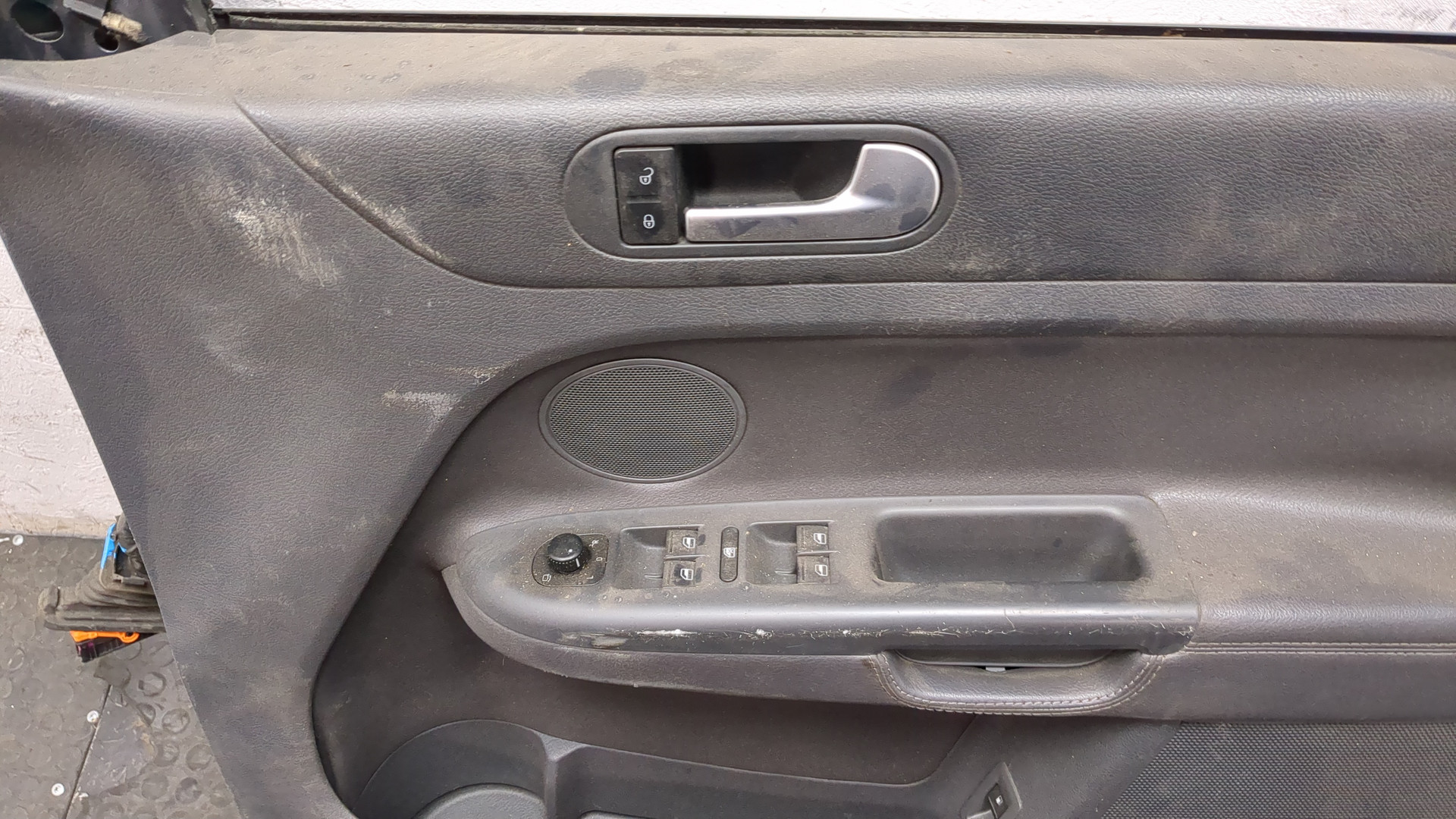 Дверь передняя правая