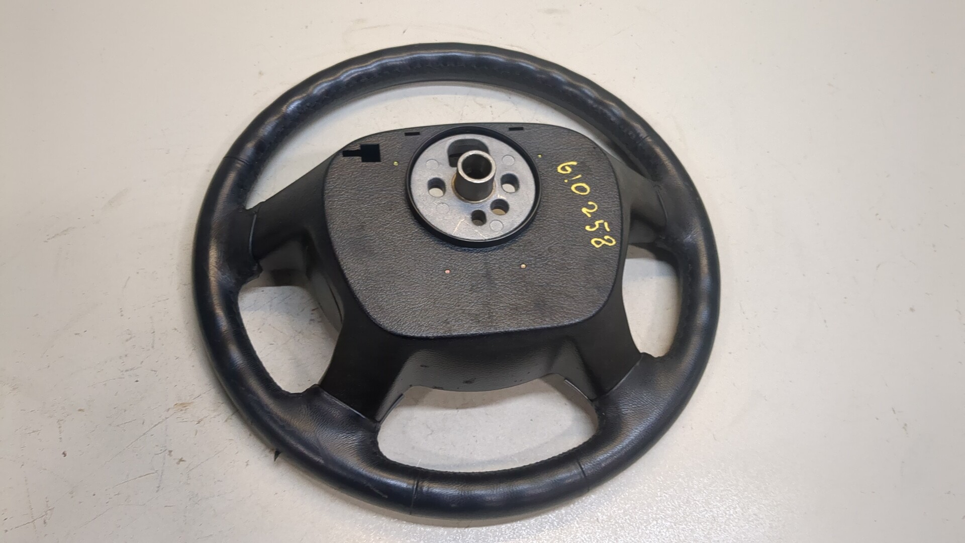 Рулевое колесо (руль)