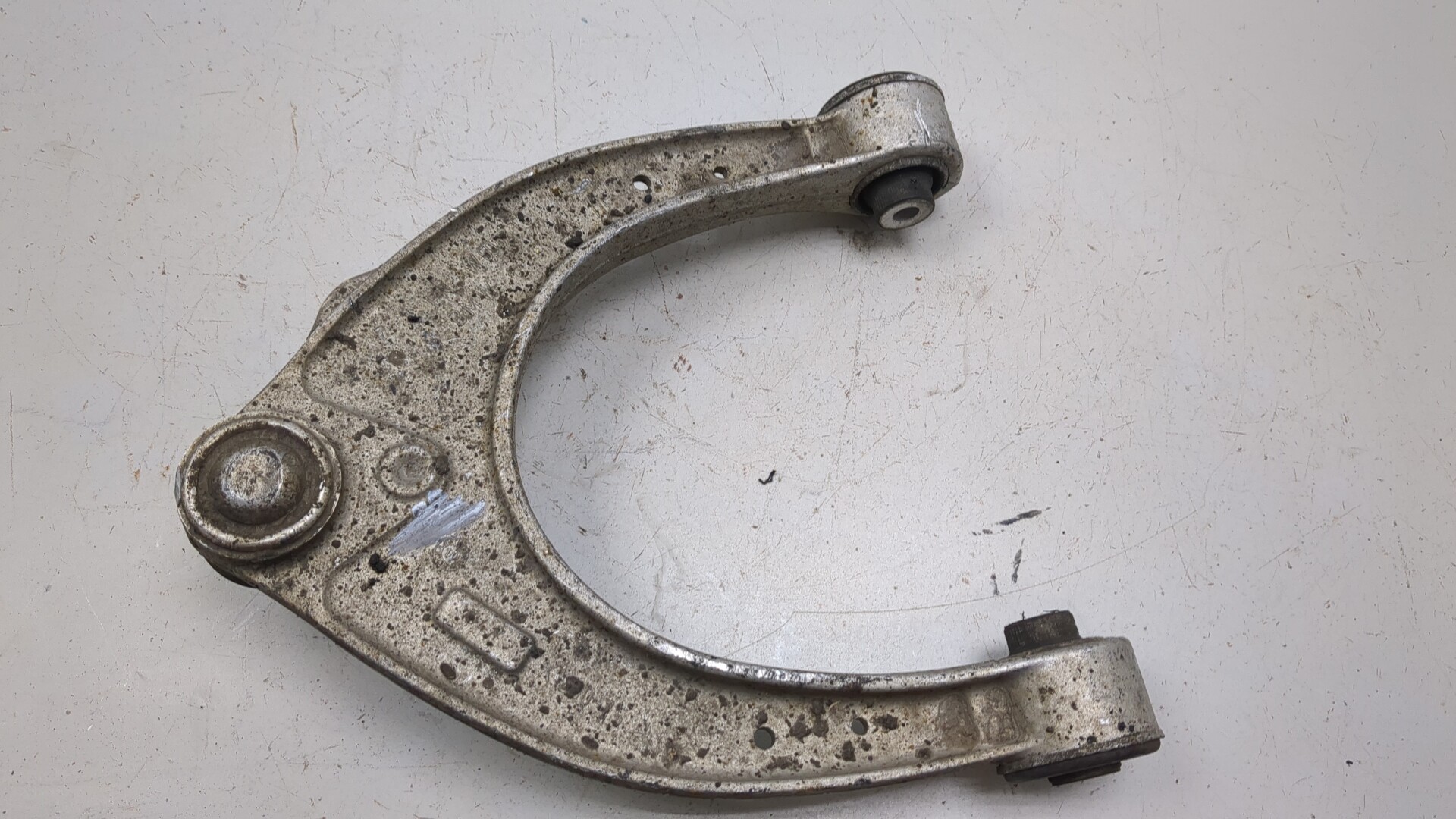 Рычаг передний