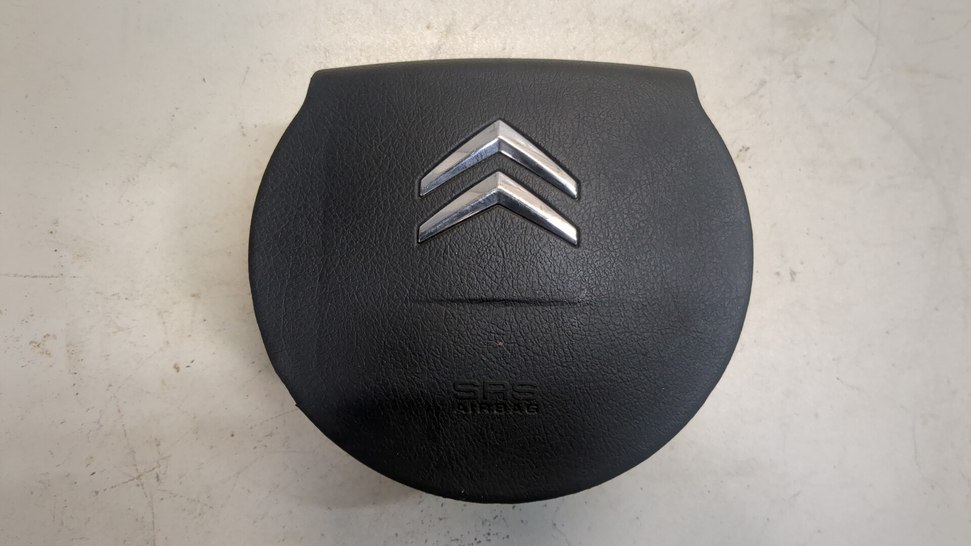 Подушка безопасности в рулевое колесо