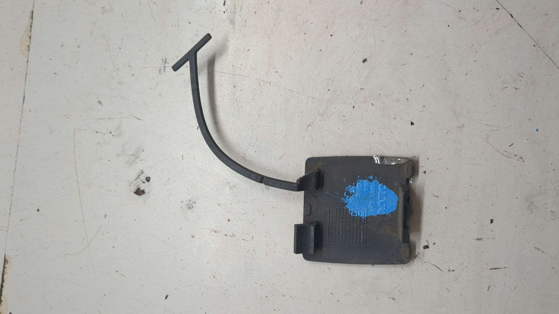 Заглушка буксировочного крюка