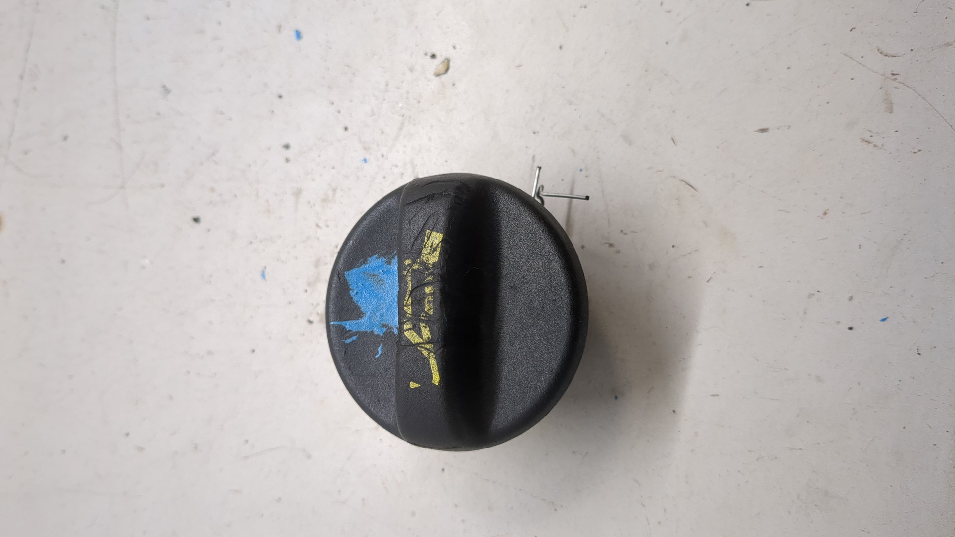 Крышка маслозаливной горловины