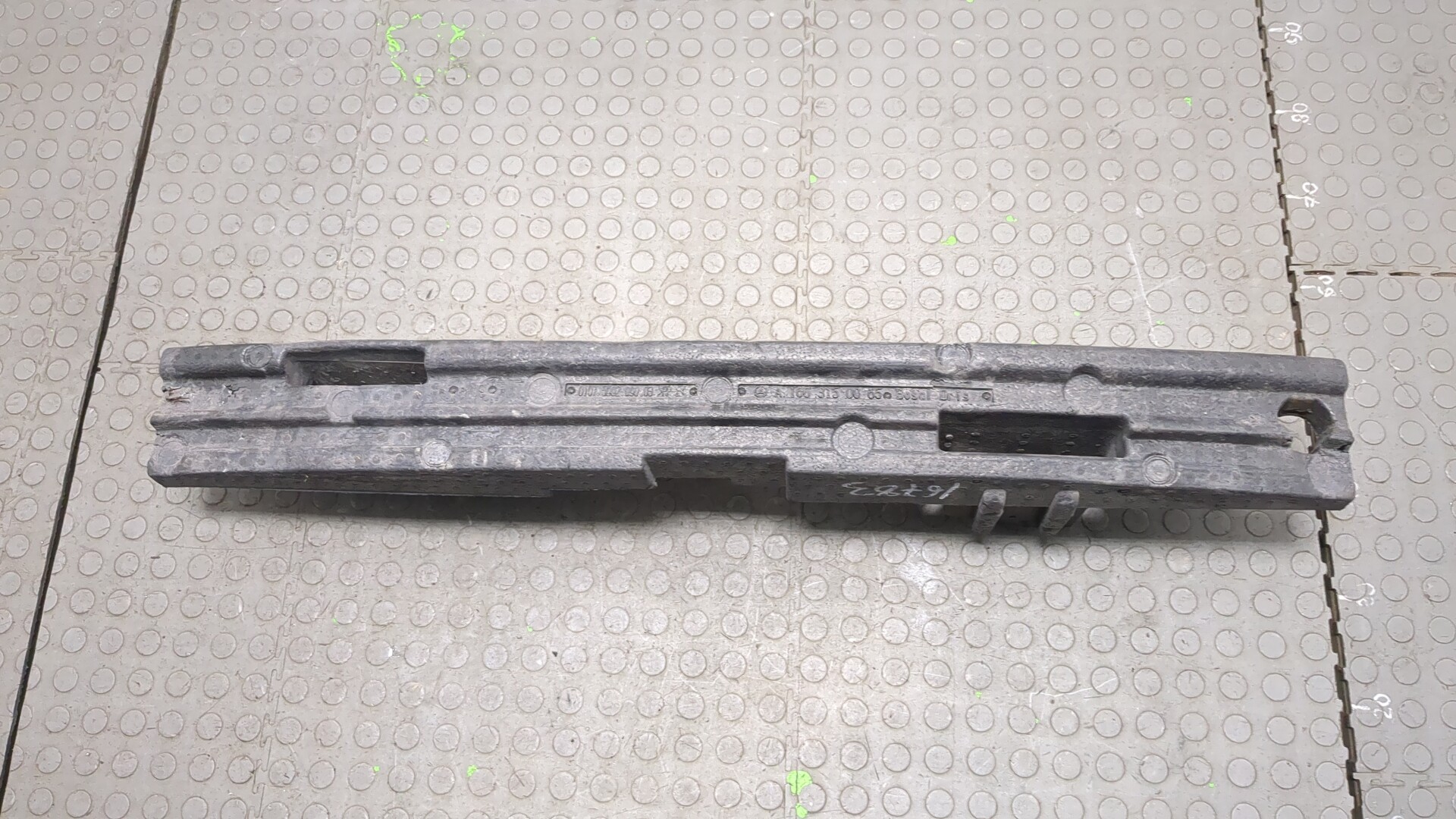 Усилитель заднего бампера