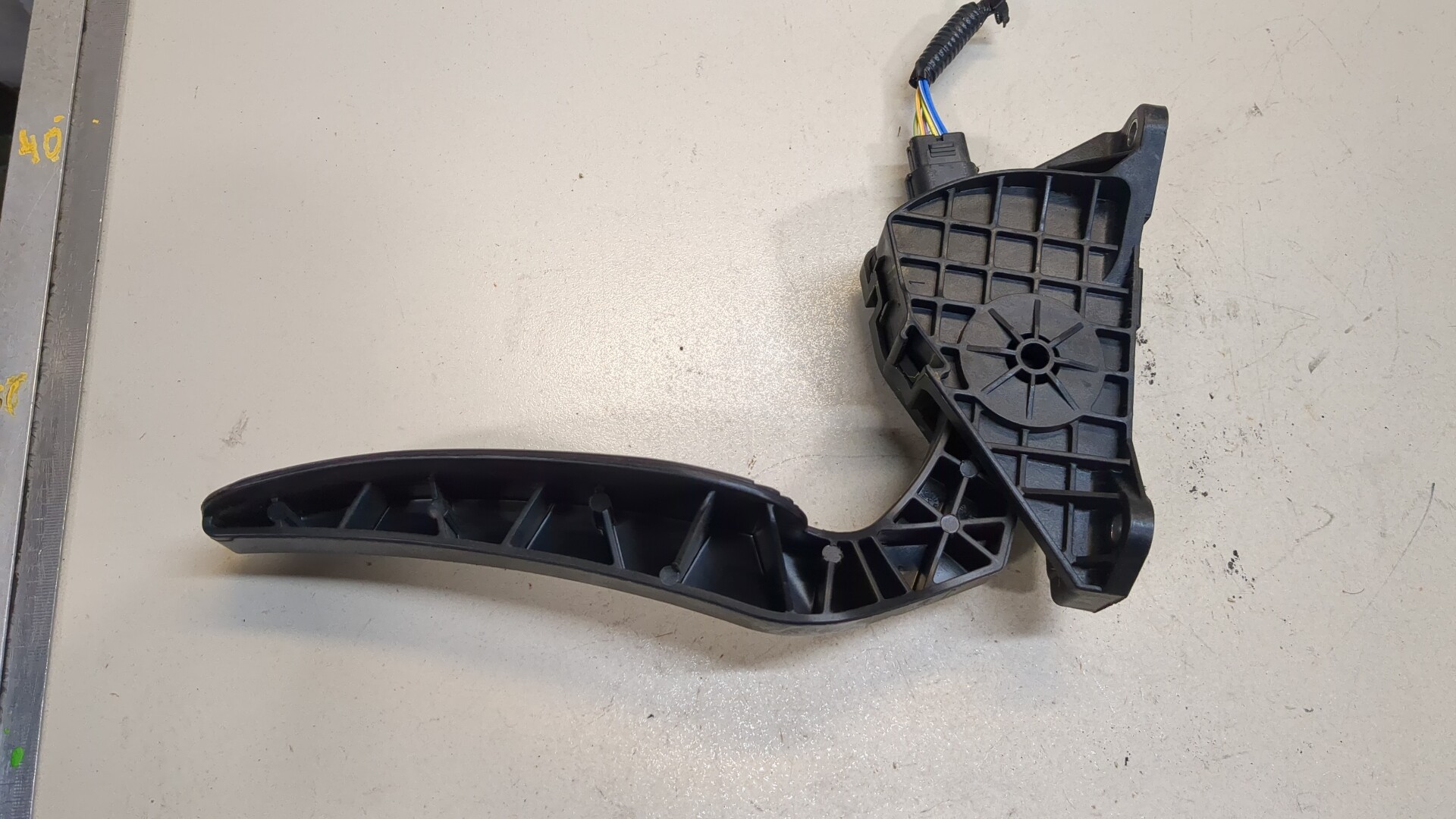 Педаль газа