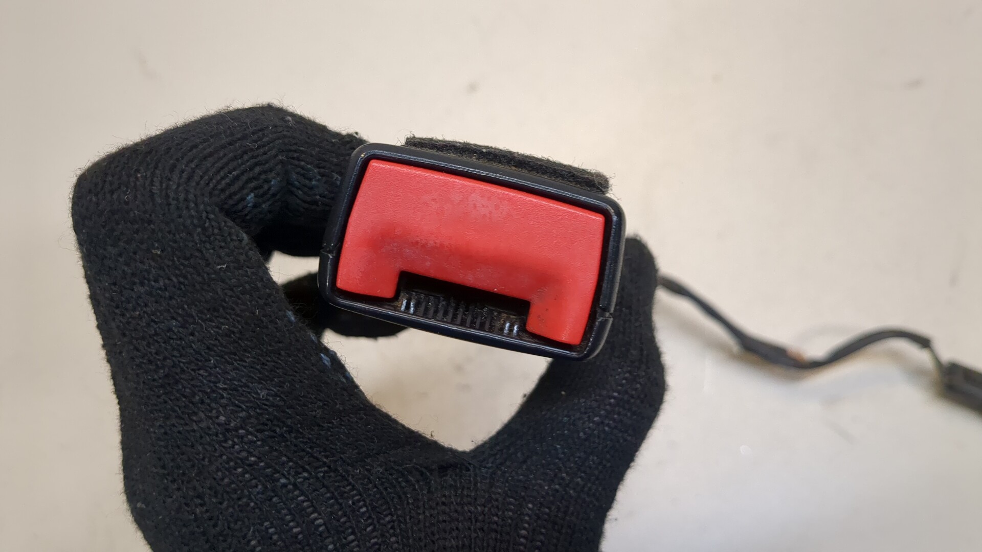 Ответная часть ремня безопасности