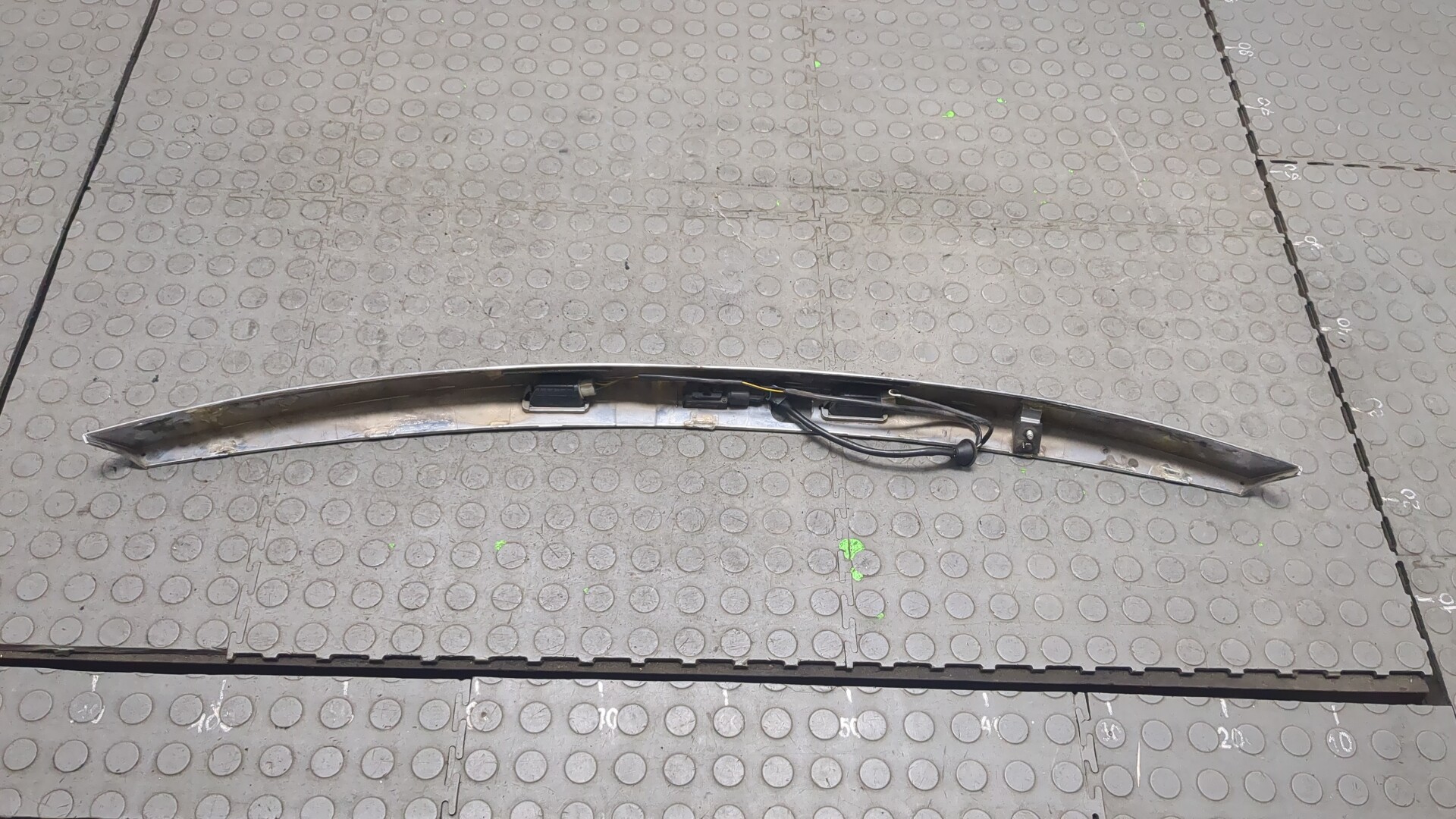 Фонарь подсветки номера