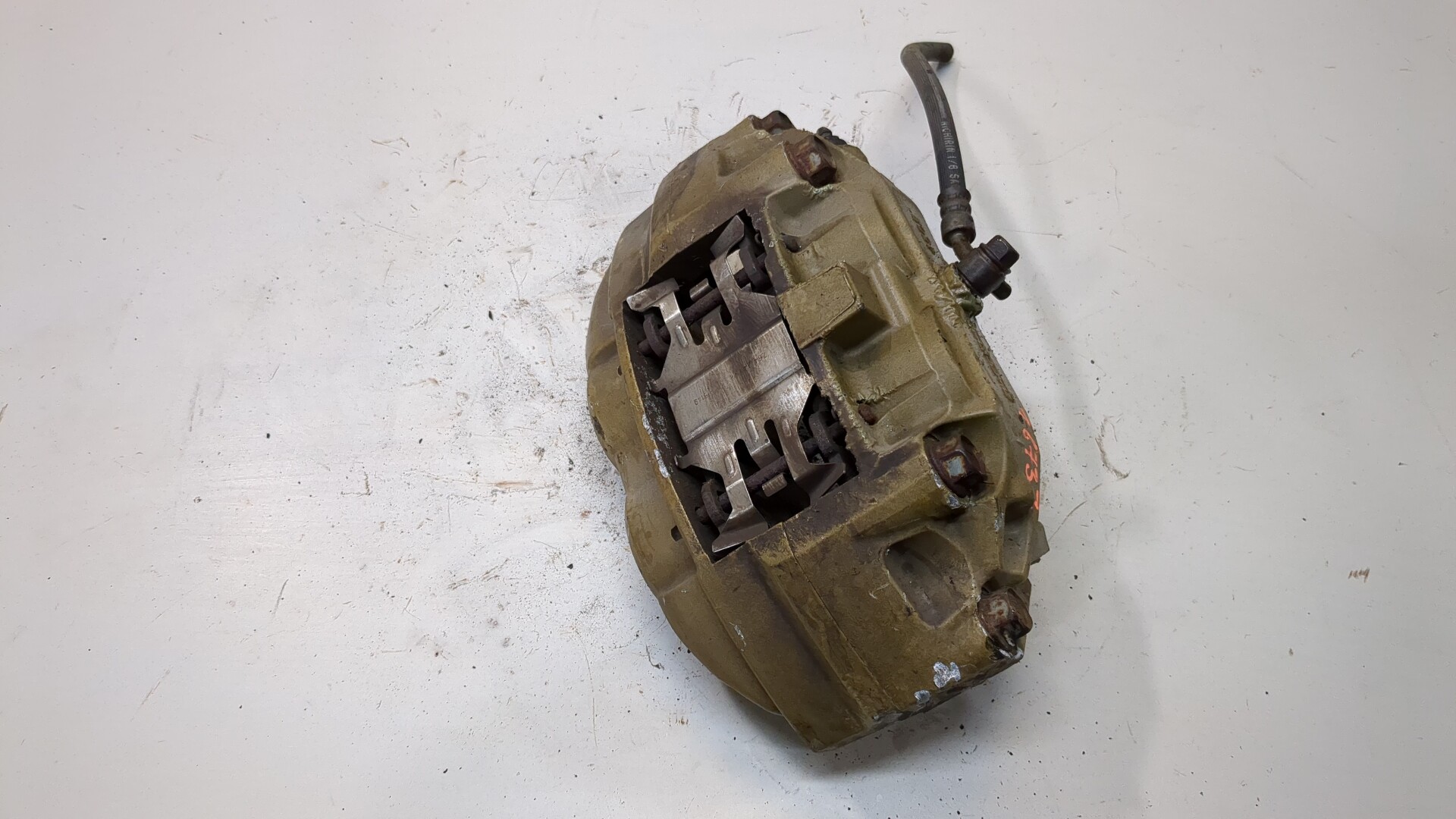 Суппорт передний правый