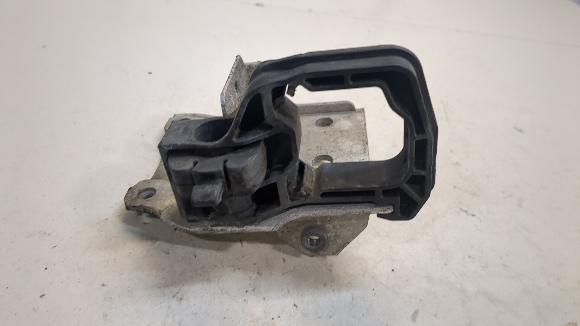 Кронштейн радиатора