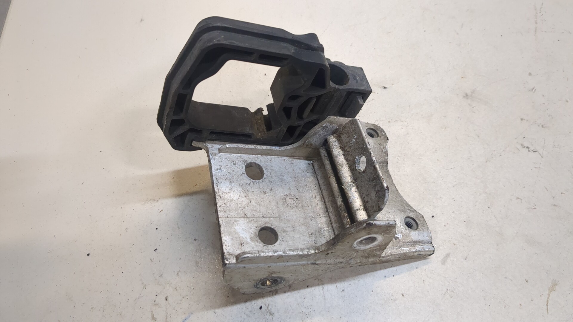 Кронштейн радиатора