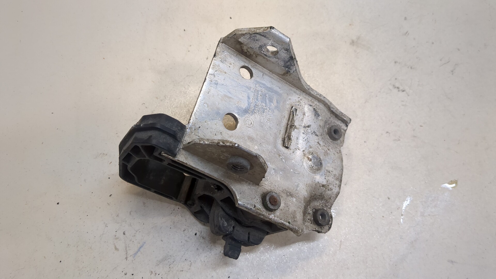 Кронштейн радиатора