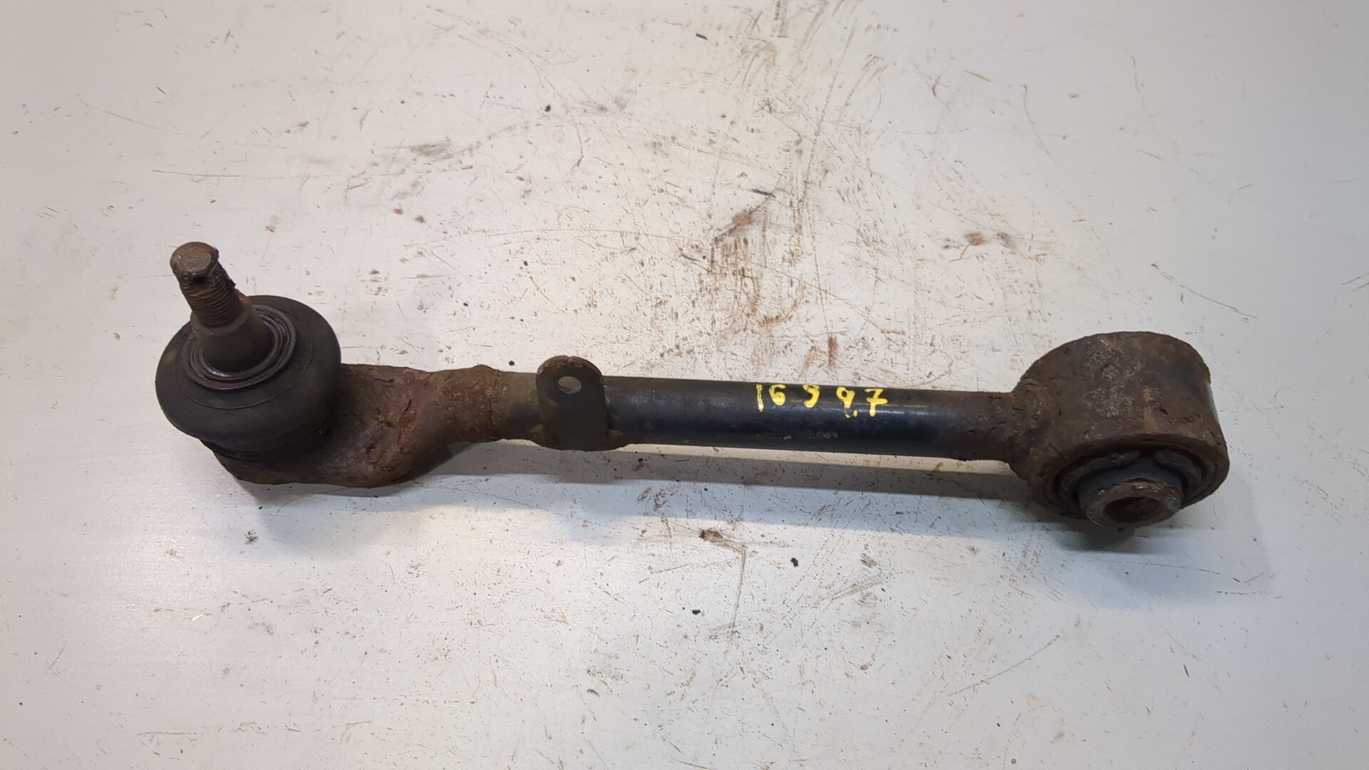 Рычаг задний