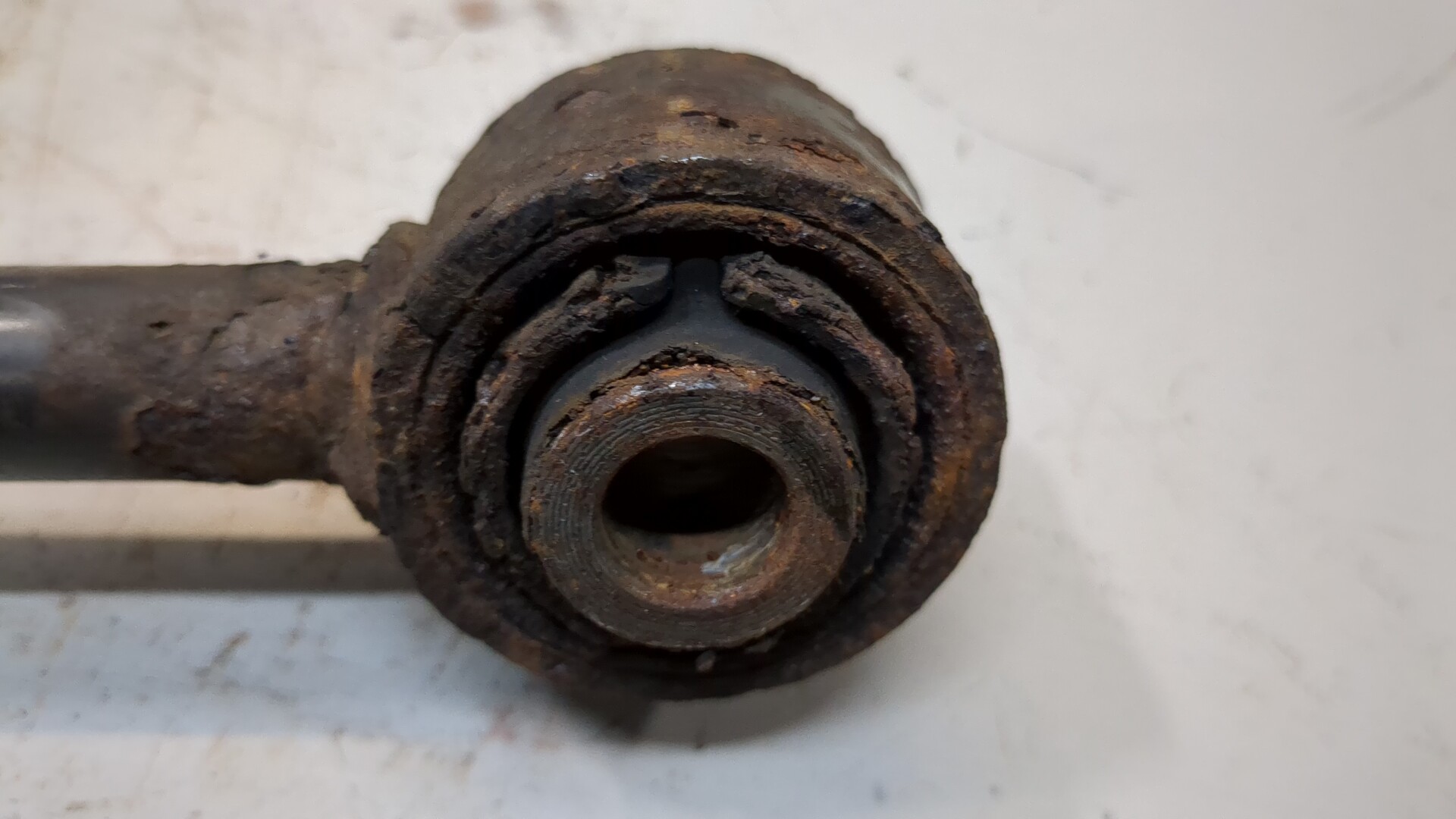 Рычаг задний