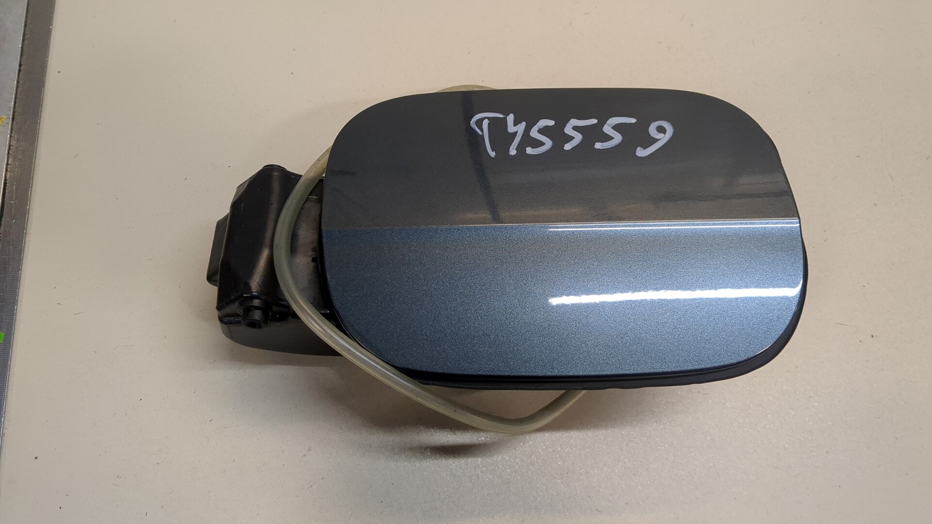 Лючок бензобака