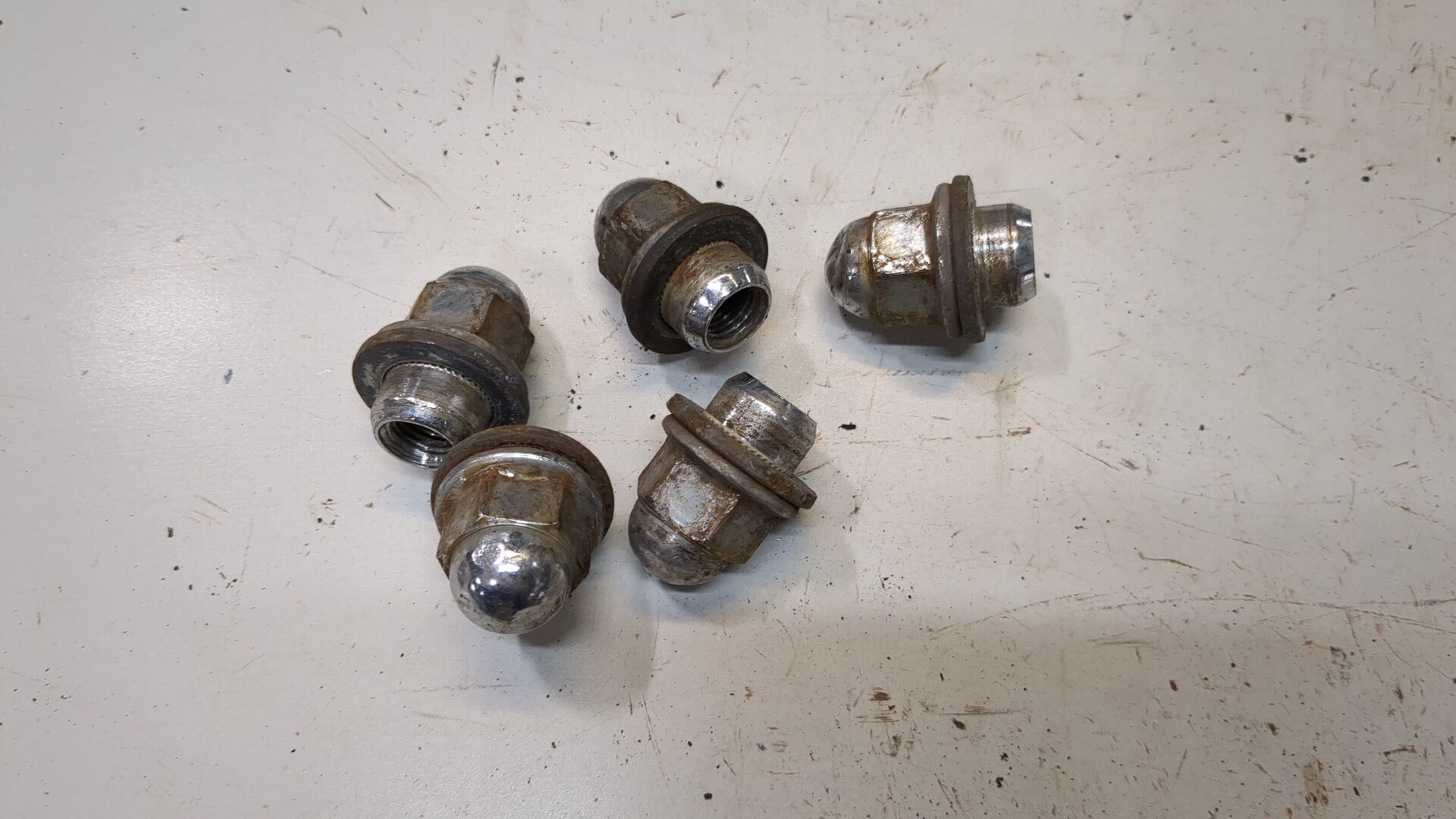 Гайка колеса