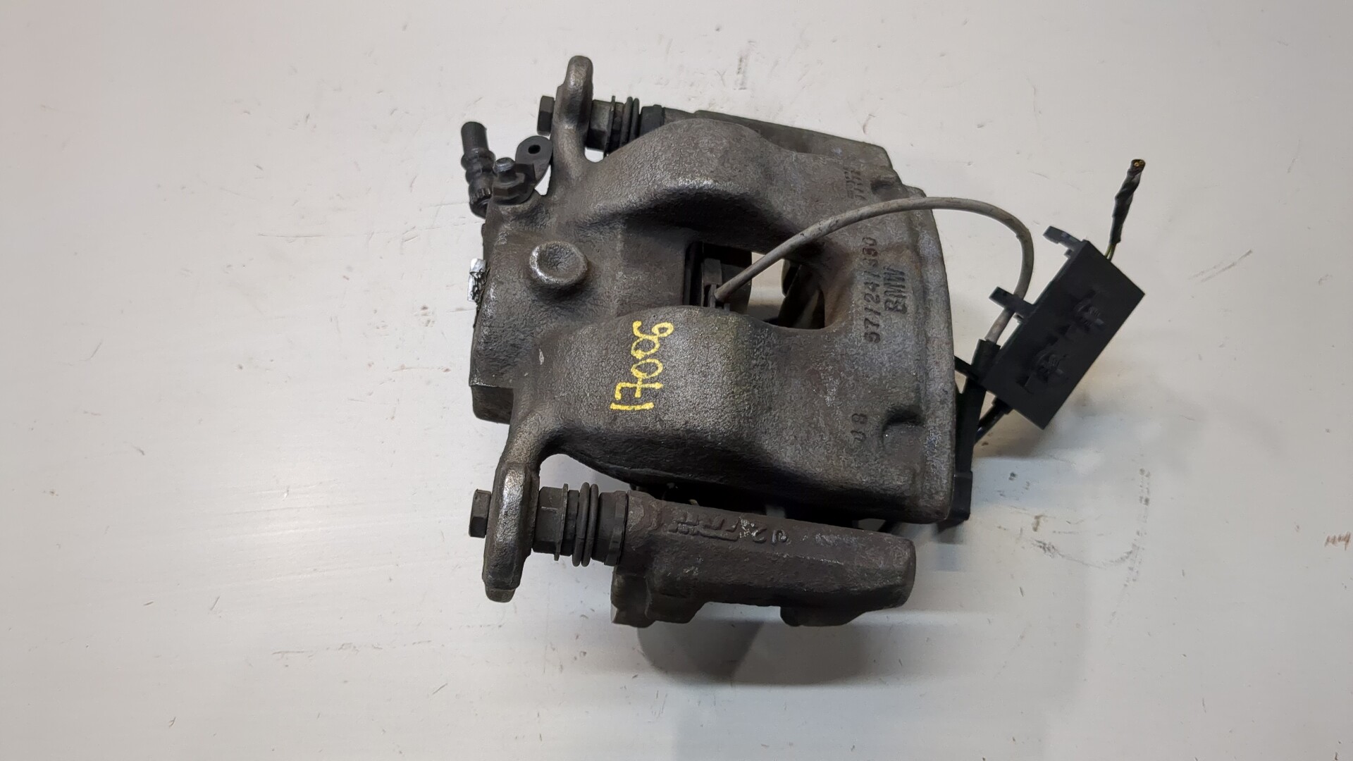 Суппорт передний правый