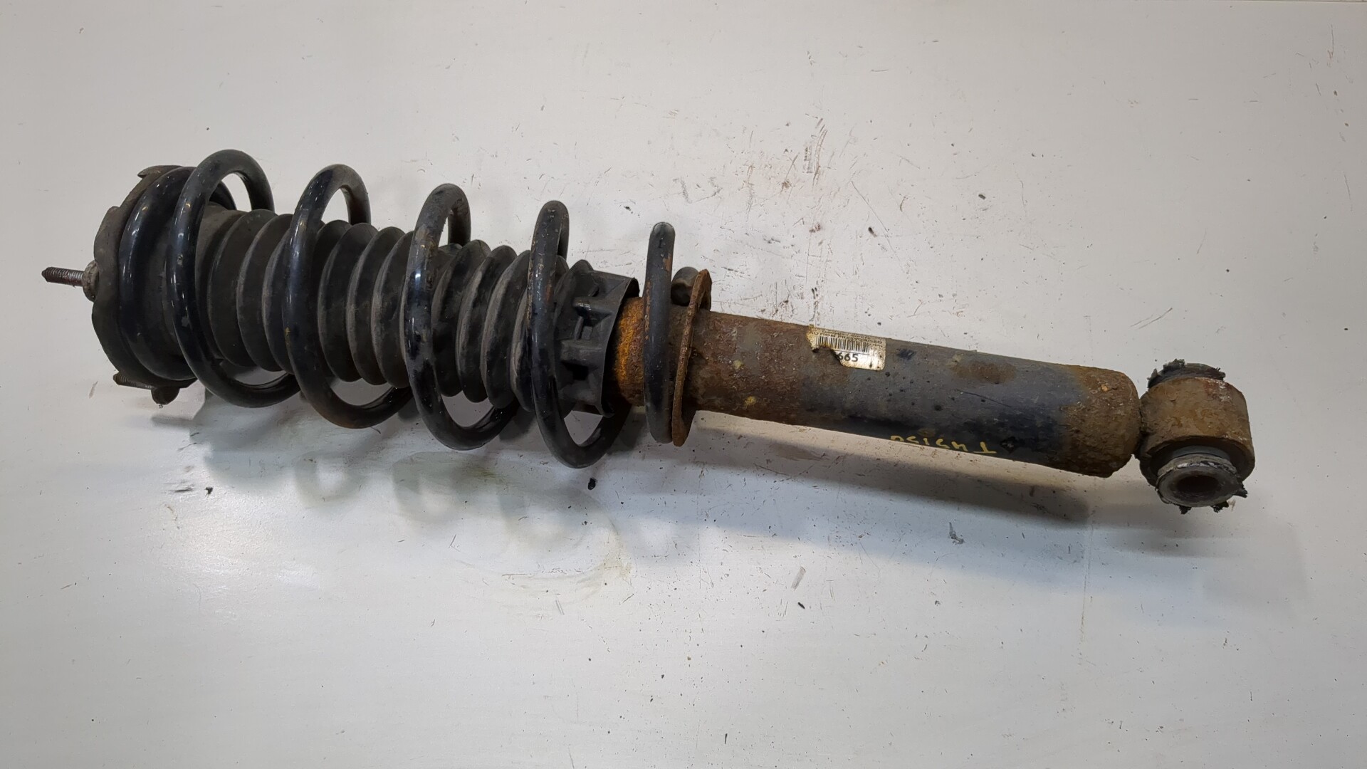 Амортизатор передний