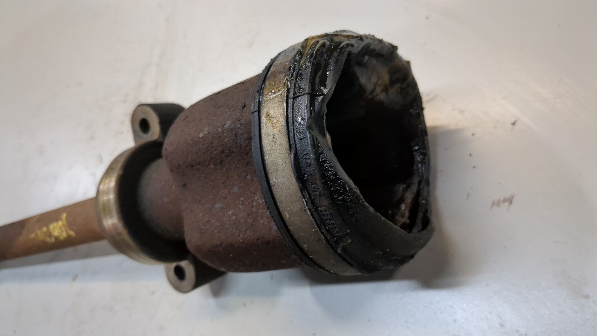 Полуось передняя правая