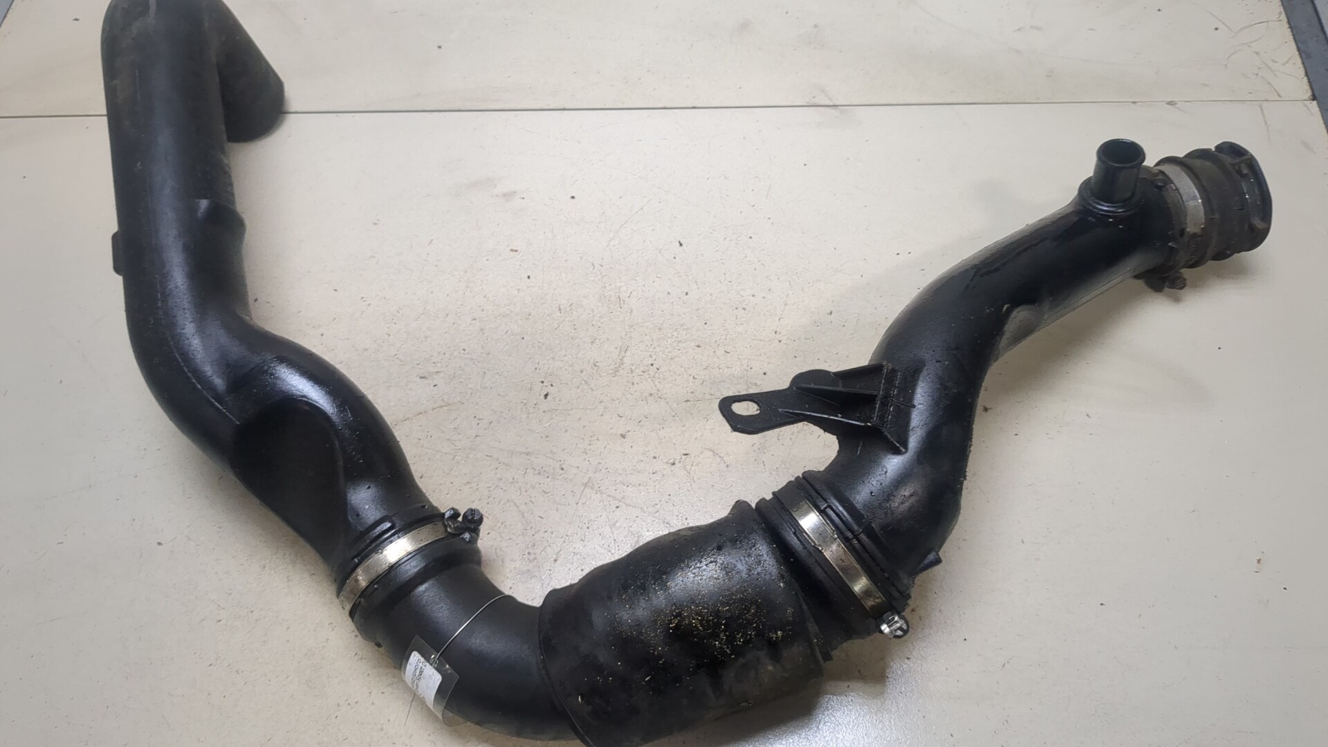 Патрубок воздушного фильтра