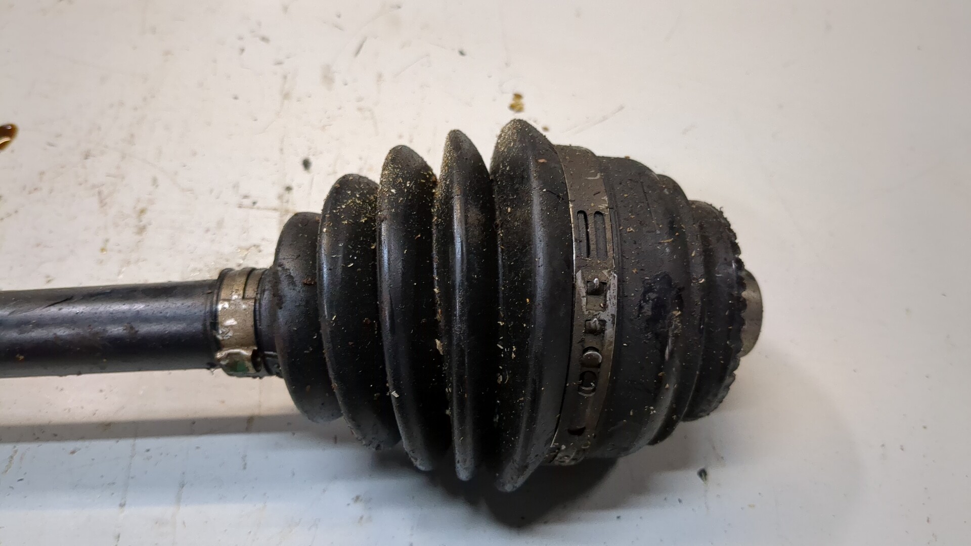 Полуось передняя левая