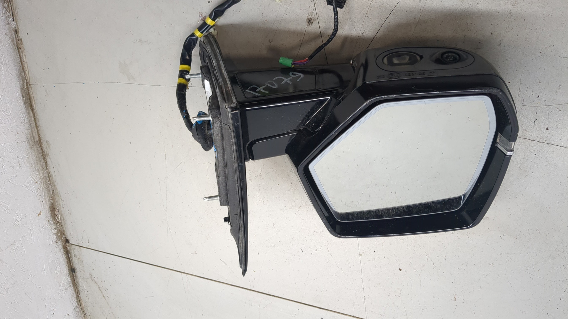 Зеркало левое электрическое