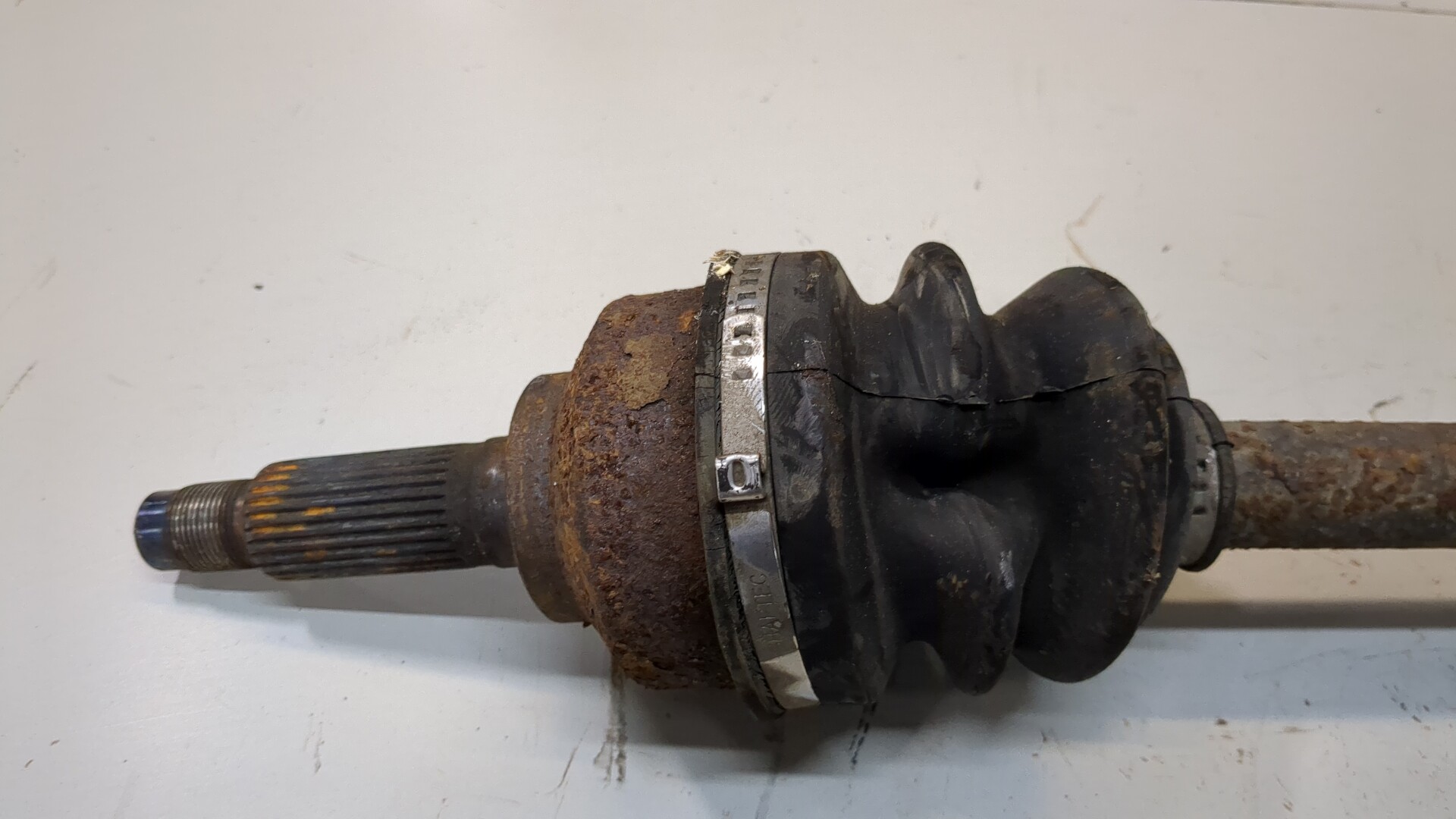 Полуось передняя правая