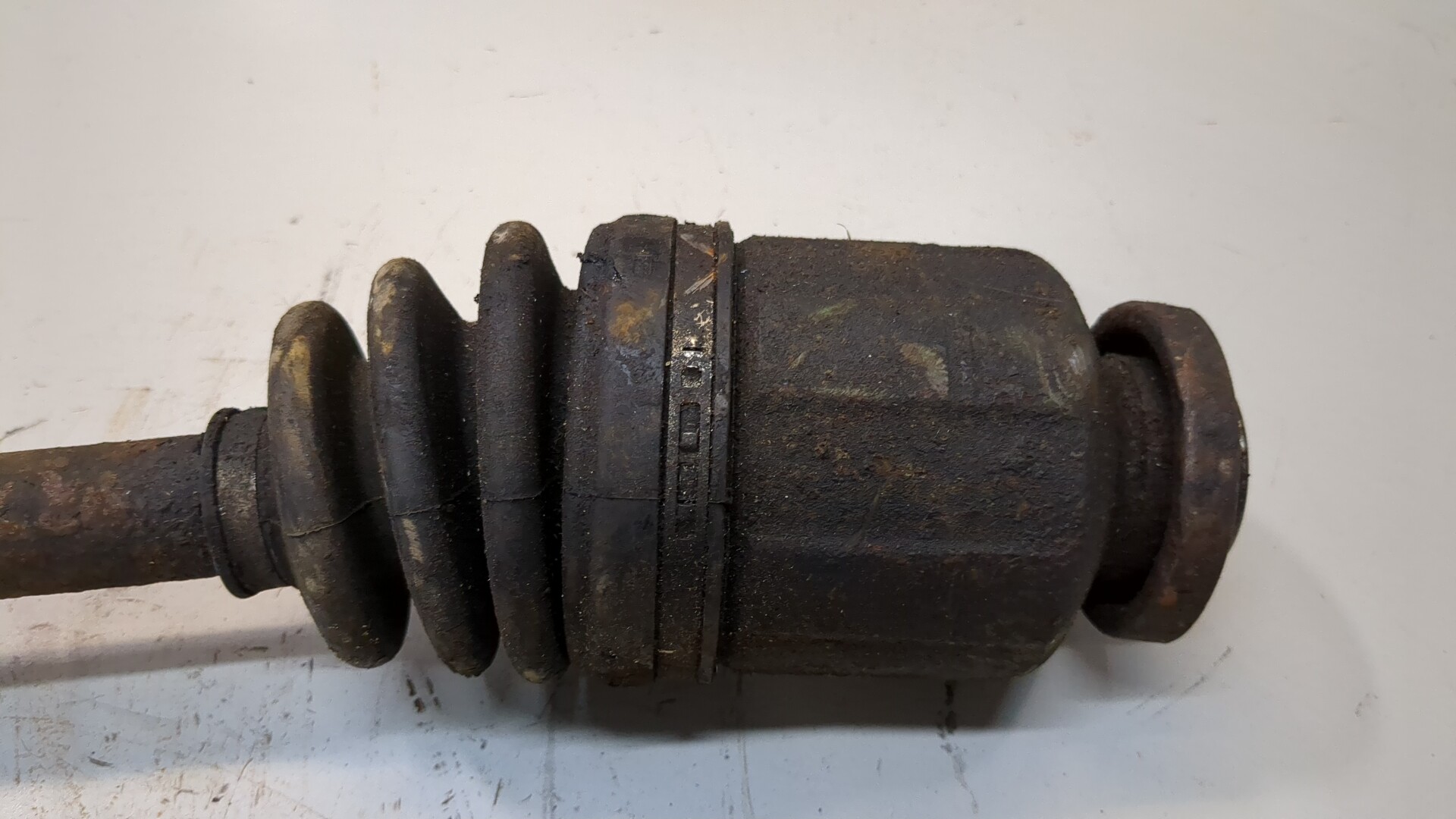 Полуось передняя правая