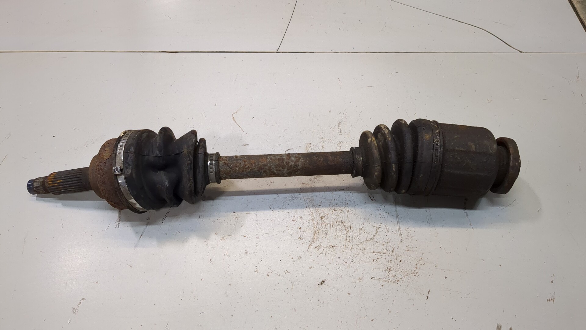 Полуось передняя правая