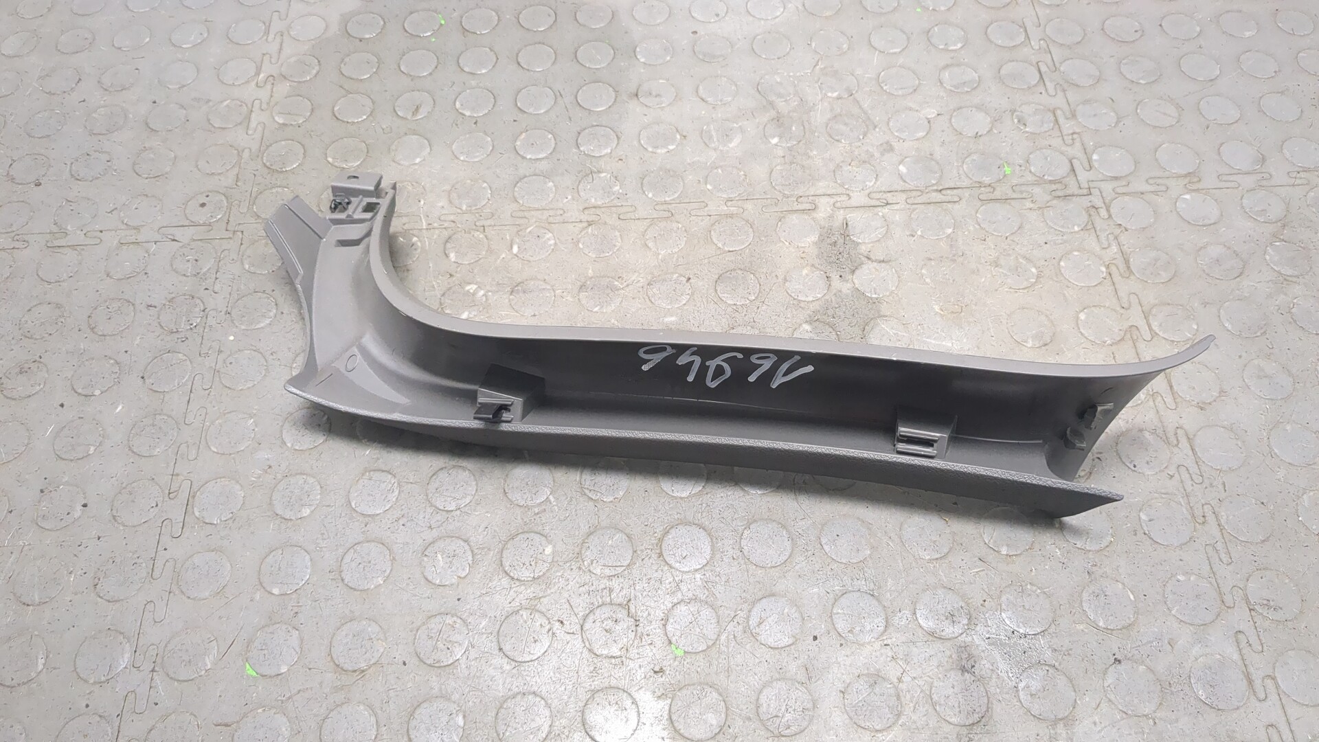 Обшивка багажника