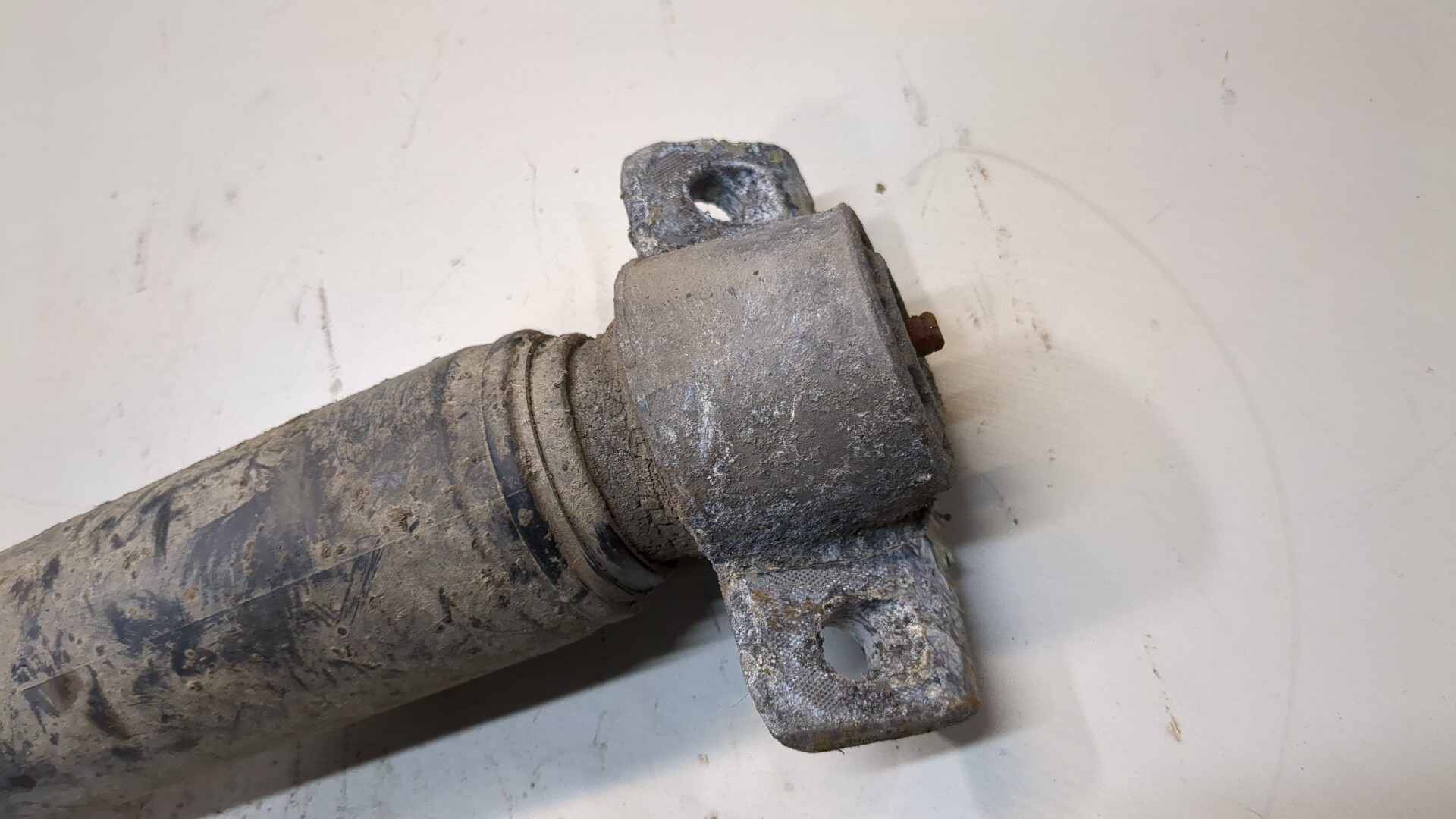 Амортизатор задний (стойка)