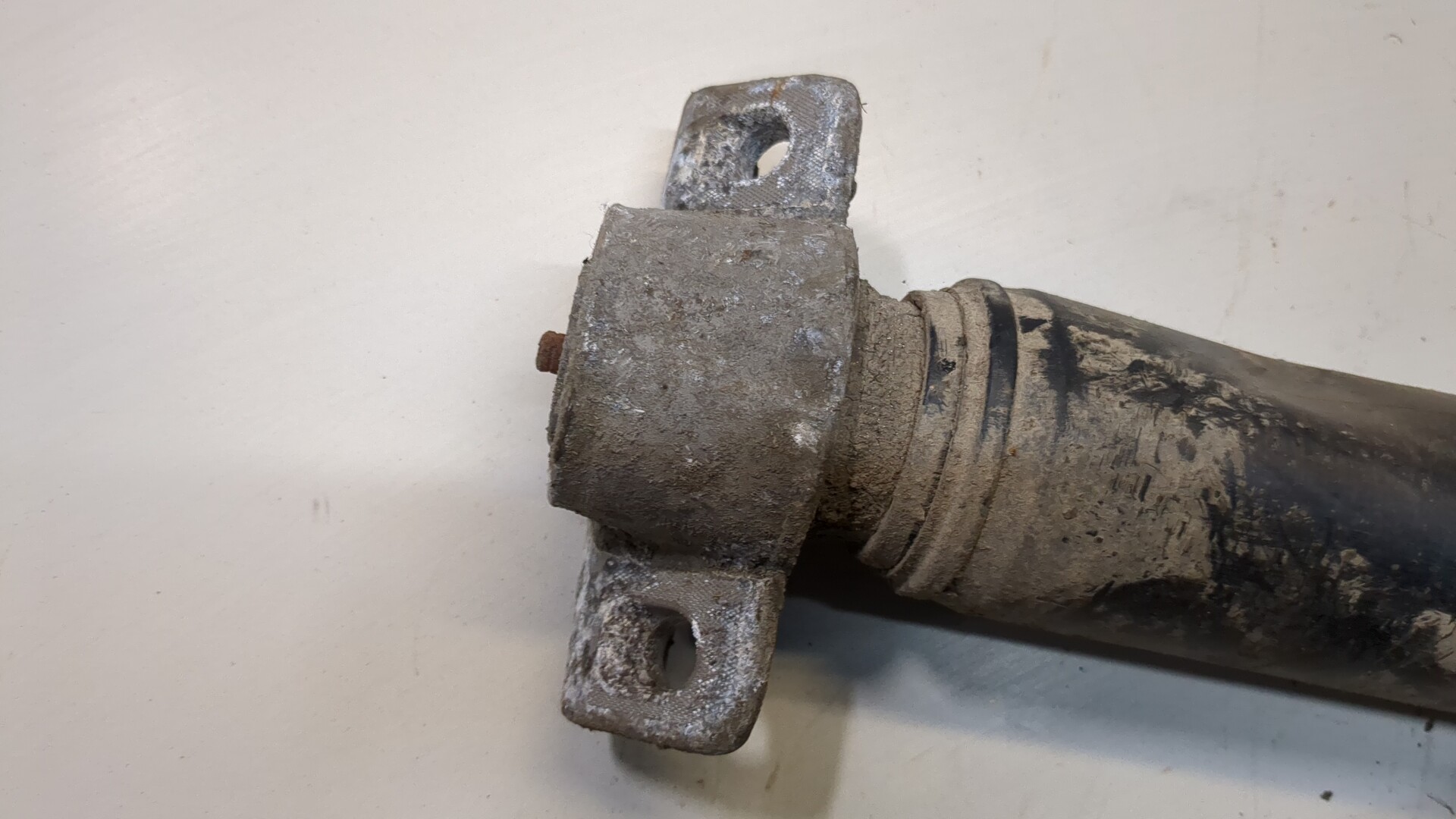 Амортизатор задний (стойка)