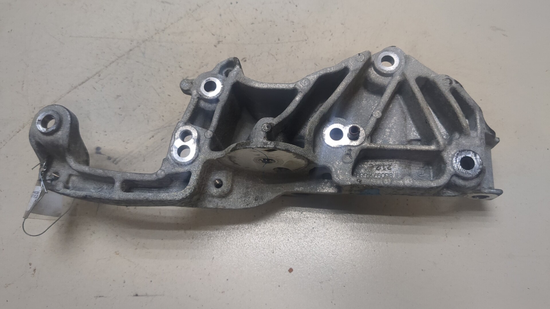 Кронштейн генератора