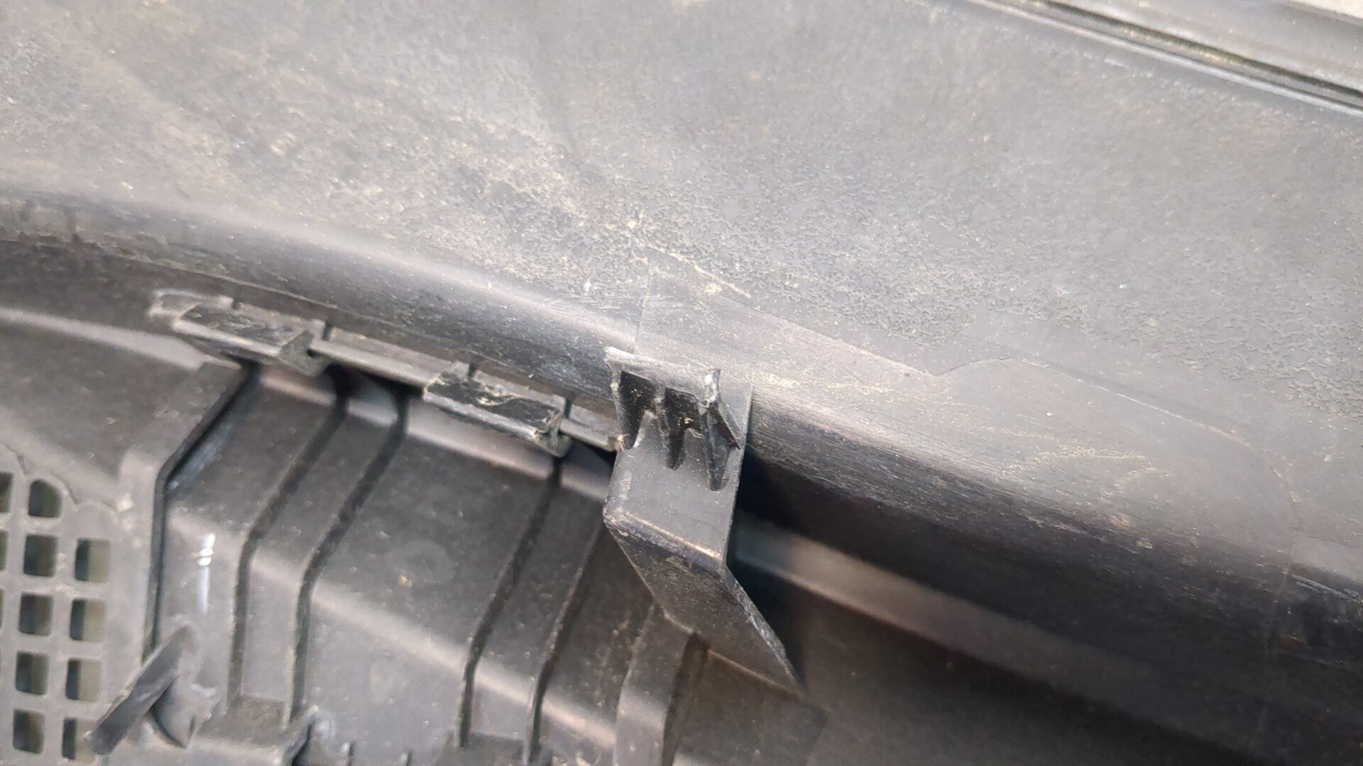 Решетка стеклоочистителей (Жабо)