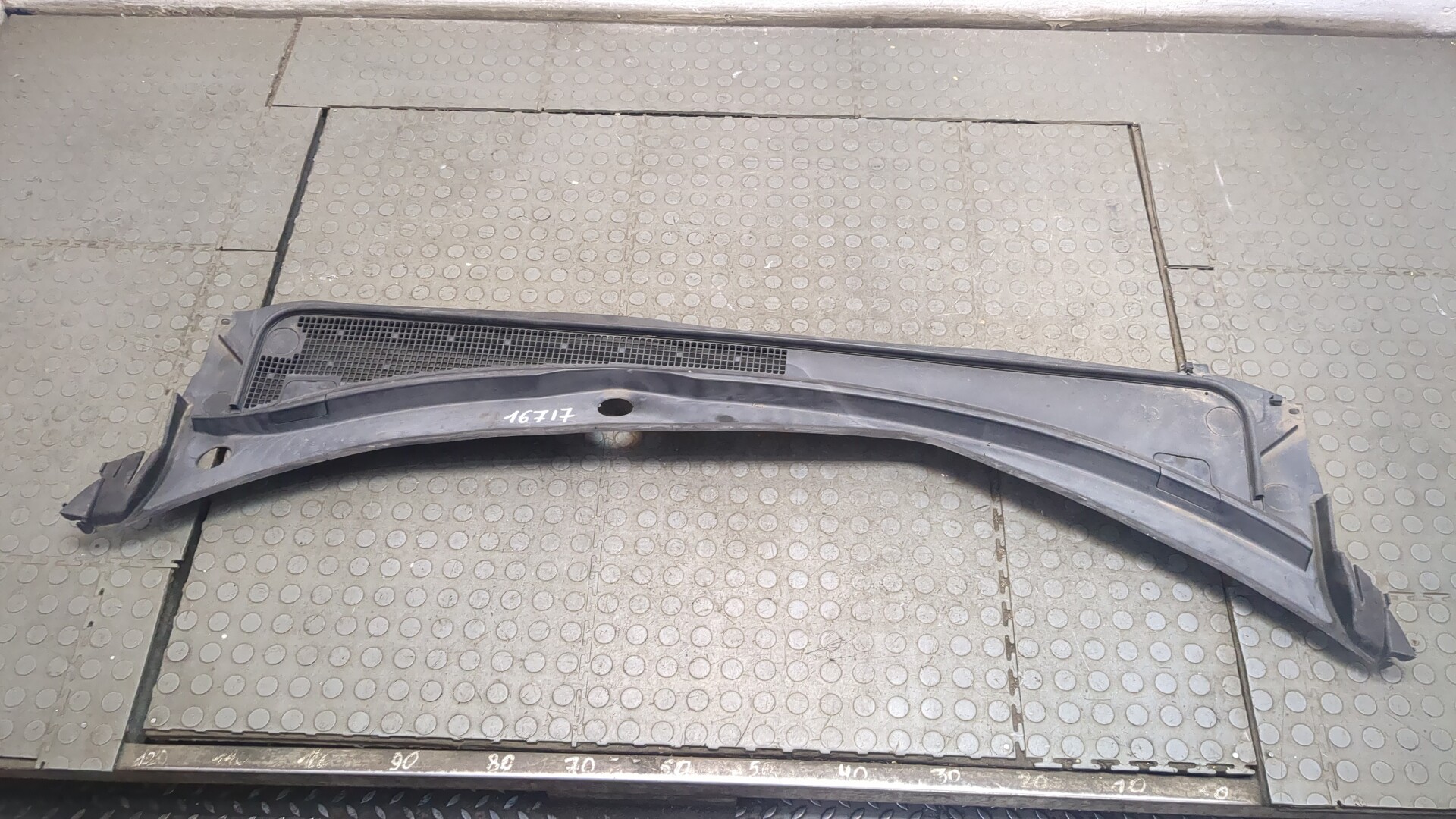 Решетка стеклоочистителей (Жабо)