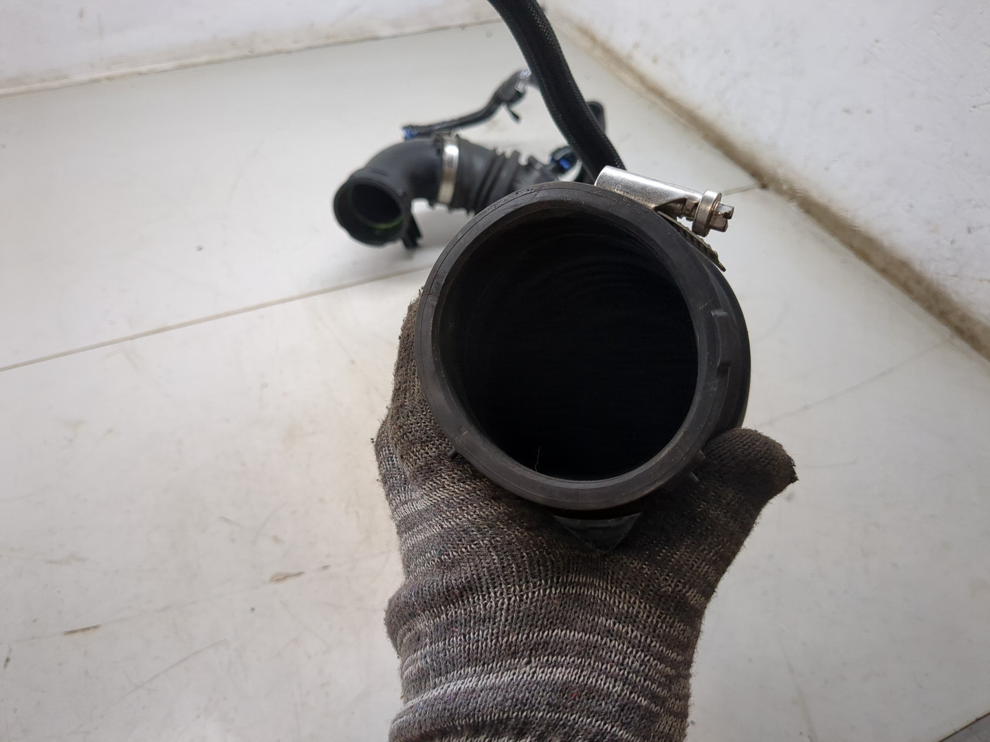 Патрубок воздушного фильтра