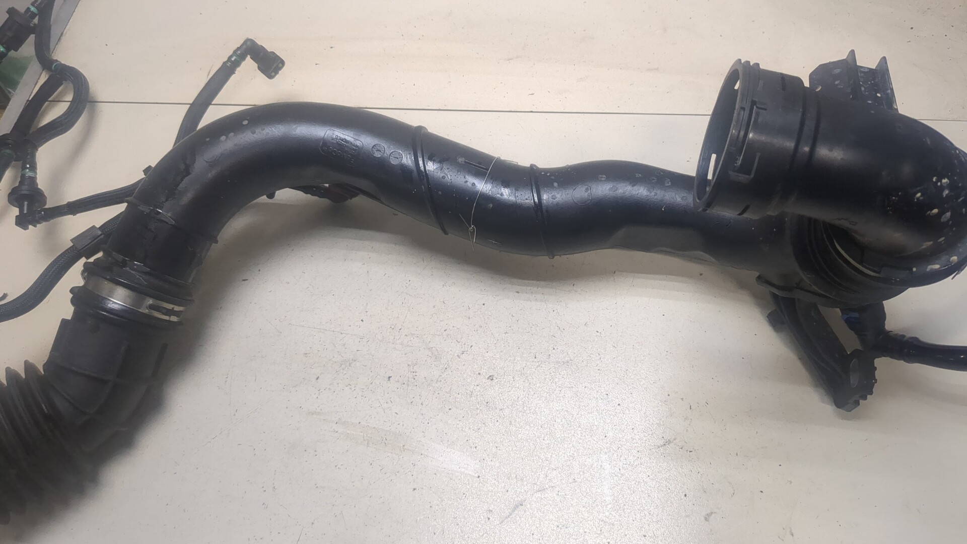 Патрубок воздушного фильтра