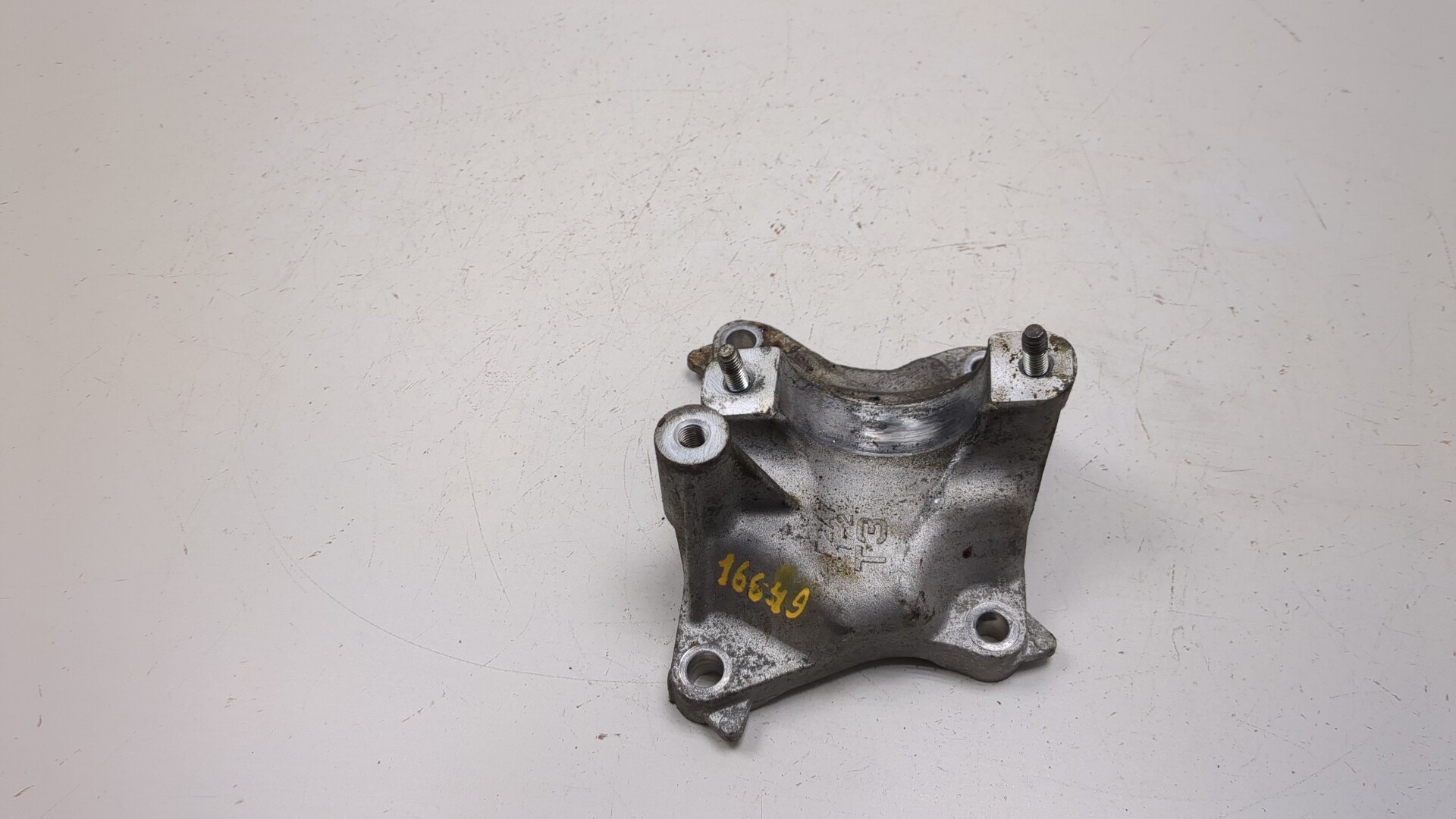 Кронштейн (п.з.к.)