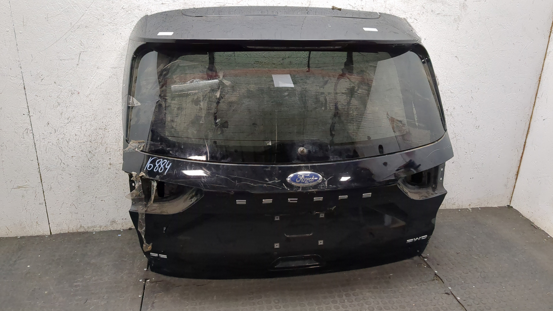 Дверь багажника