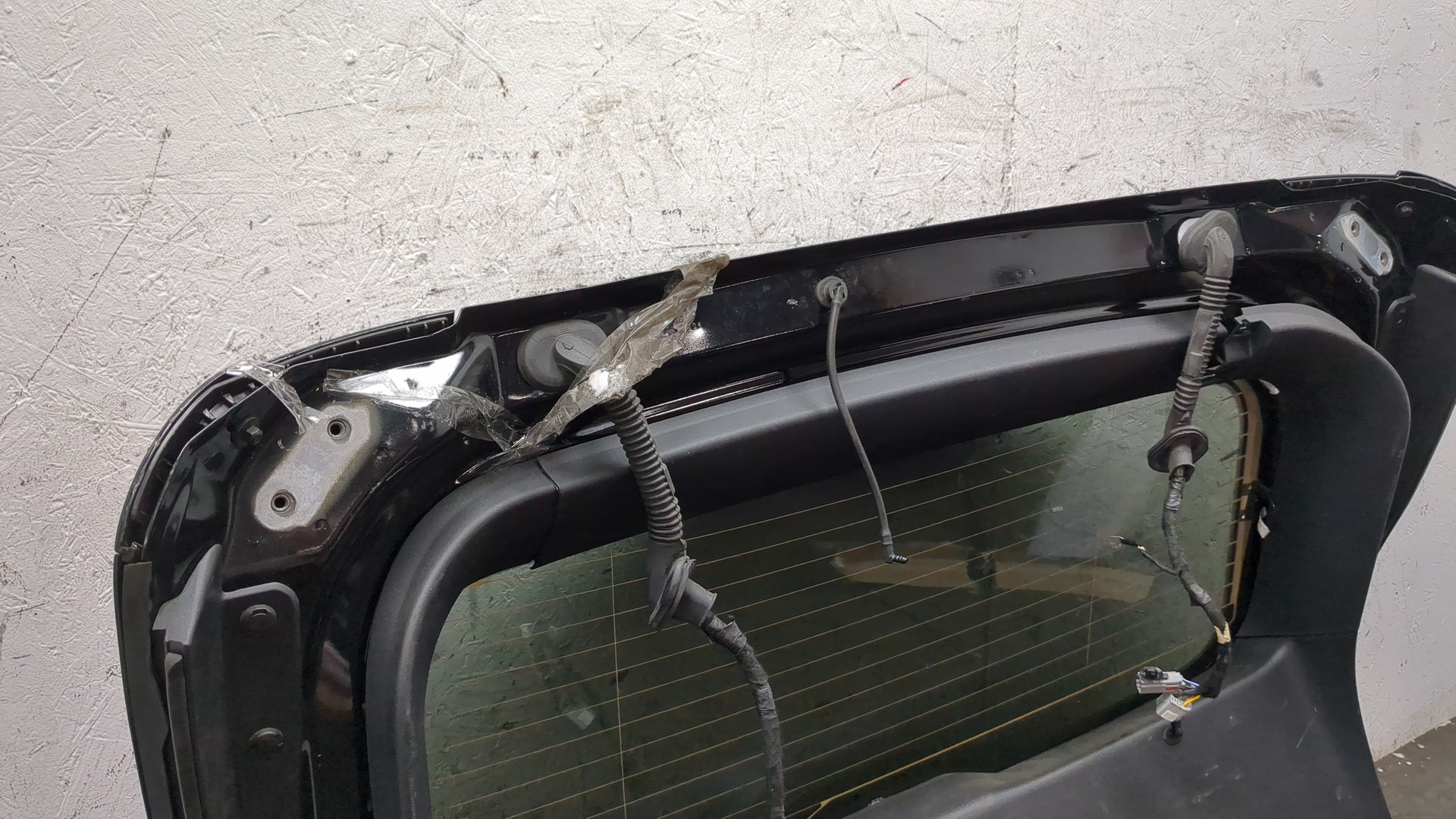 Дверь багажника