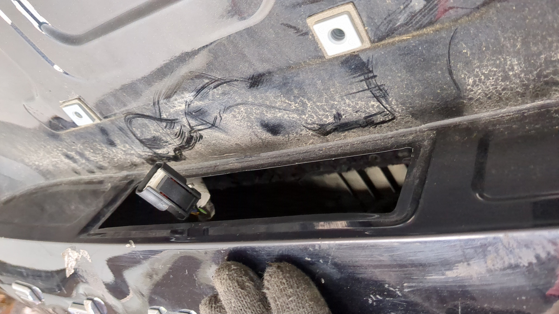 Дверь багажника